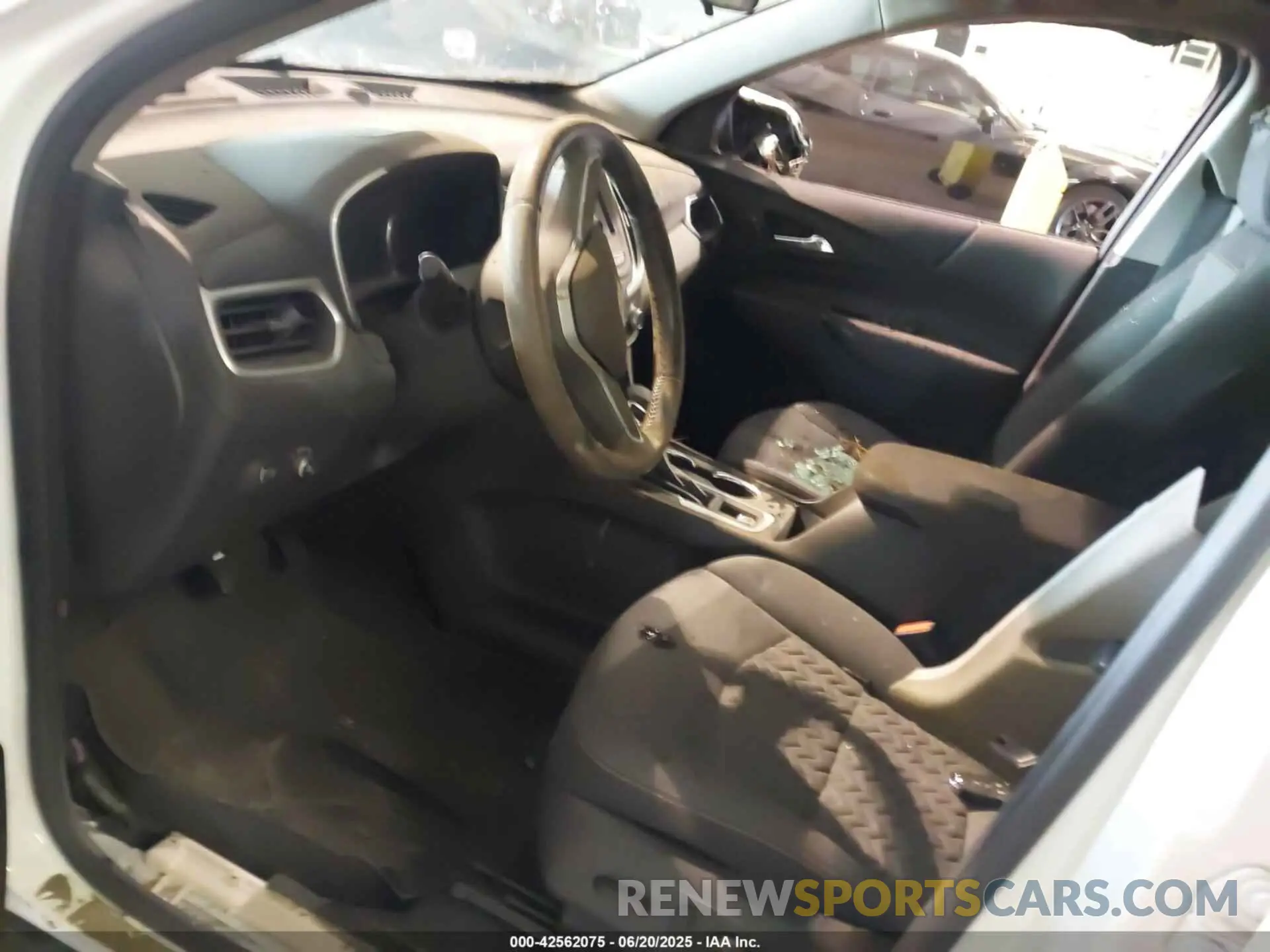 5 Photograph of a damaged car 3GNAXJEV6NL133051 CHEVROLET EQUINOX 2022
