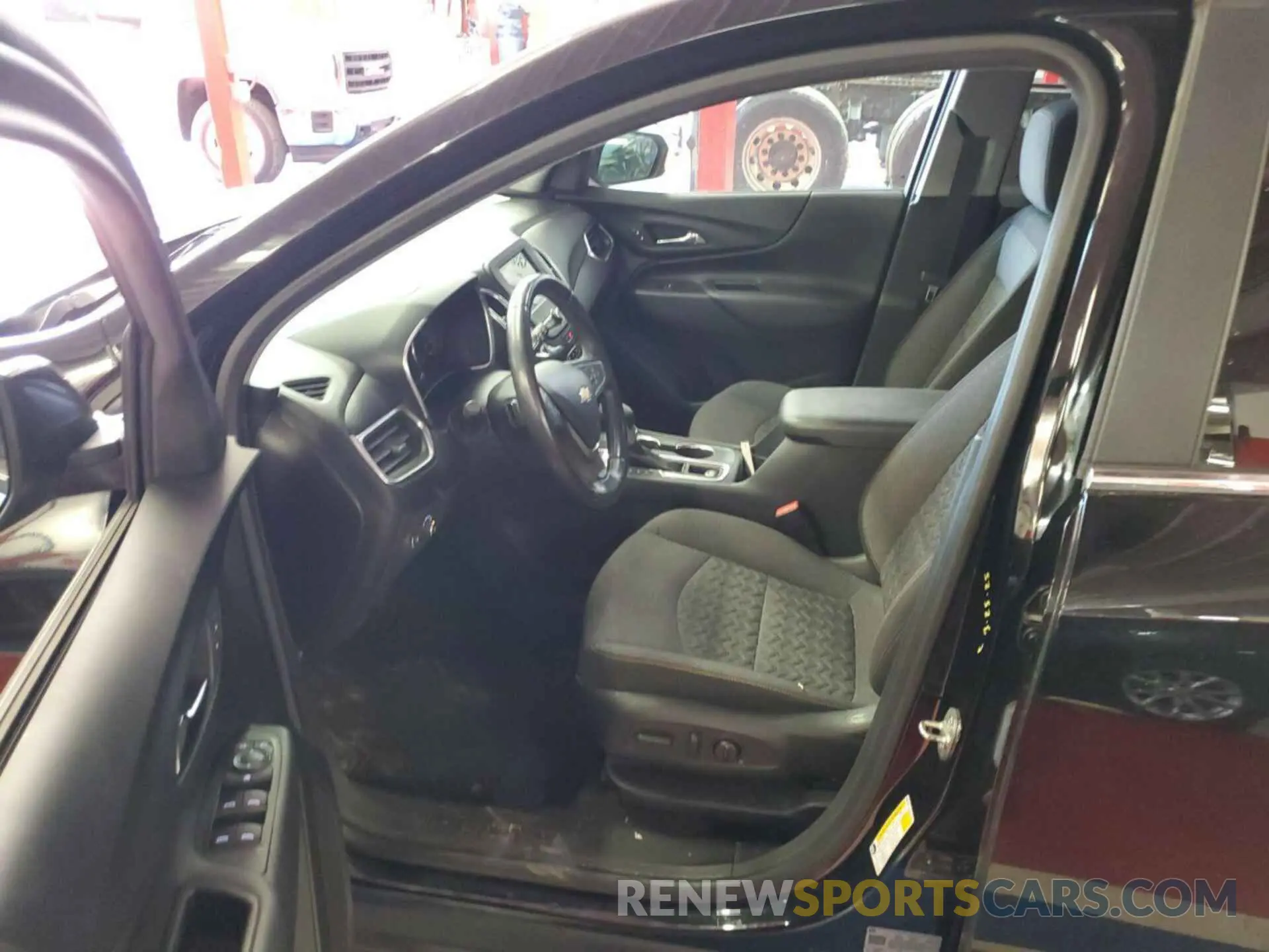 2 Photograph of a damaged car 3GNAXJEV6NL142963 CHEVROLET EQUINOX 2022