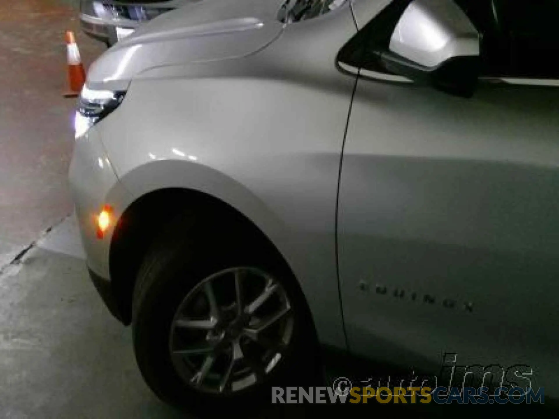 8 Photograph of a damaged car 3GNAXJEV6NL143594 CHEVROLET EQUINOX 2022