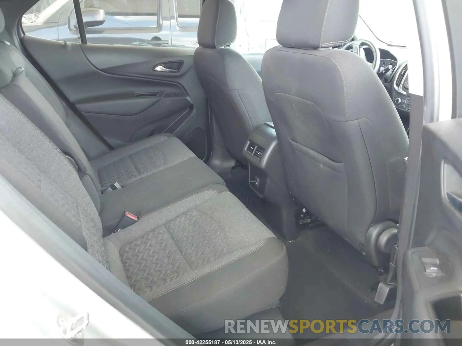 8 Photograph of a damaged car 3GNAXJEV7NL224880 CHEVROLET EQUINOX 2022