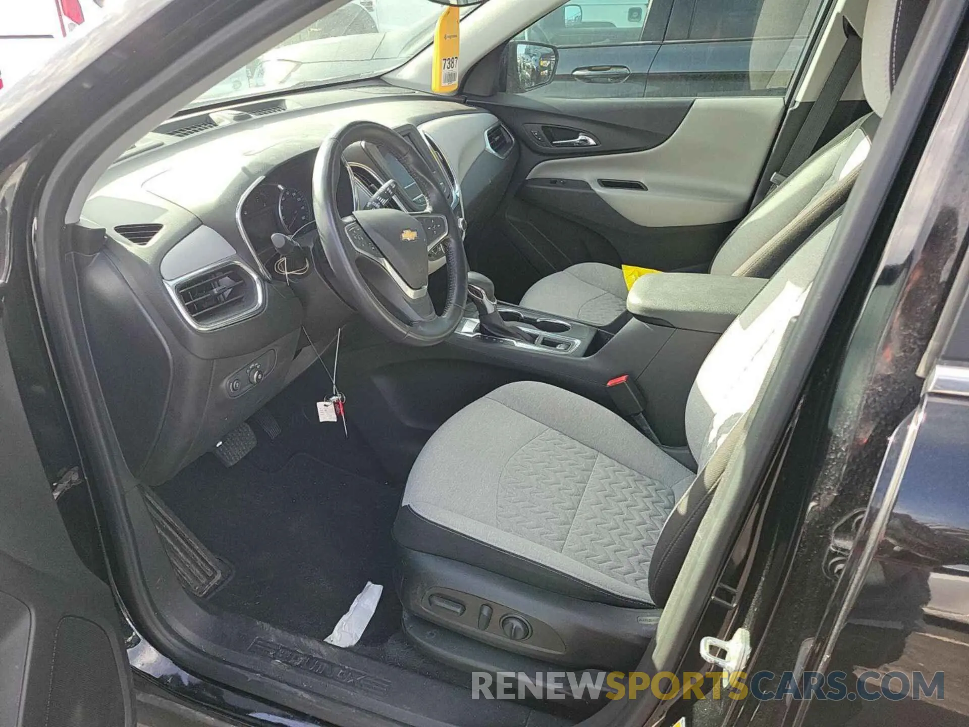 4 Photograph of a damaged car 3GNAXJEV9NL143251 CHEVROLET EQUINOX 2022