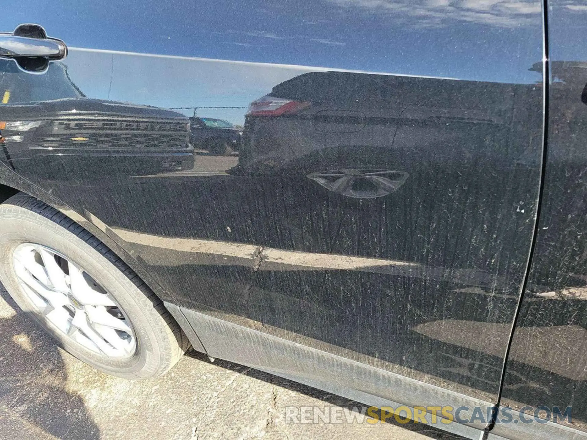 8 Photograph of a damaged car 3GNAXJEV9NL143251 CHEVROLET EQUINOX 2022