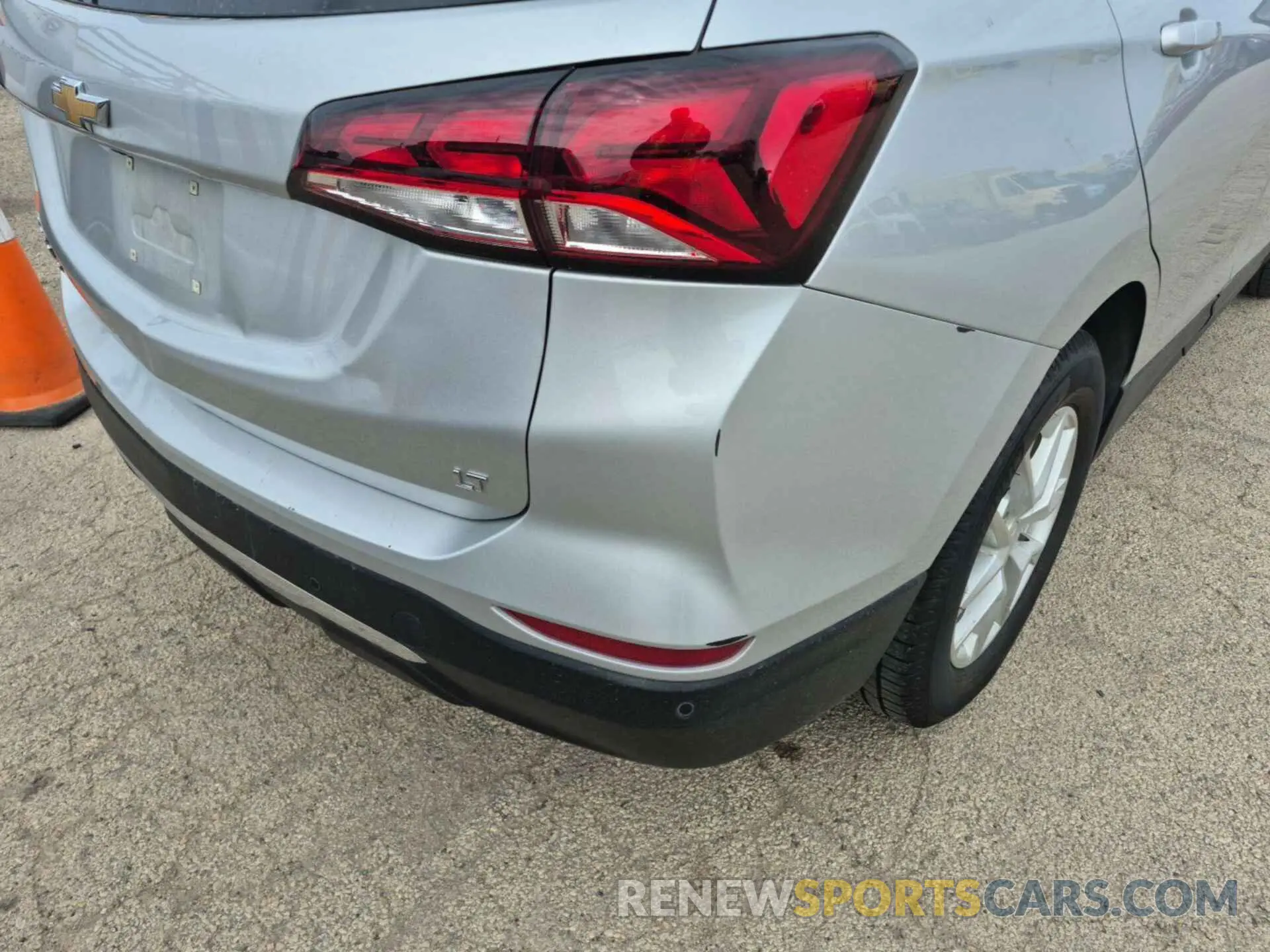 11 Photograph of a damaged car 3GNAXJEV9NS158306 CHEVROLET EQUINOX 2022