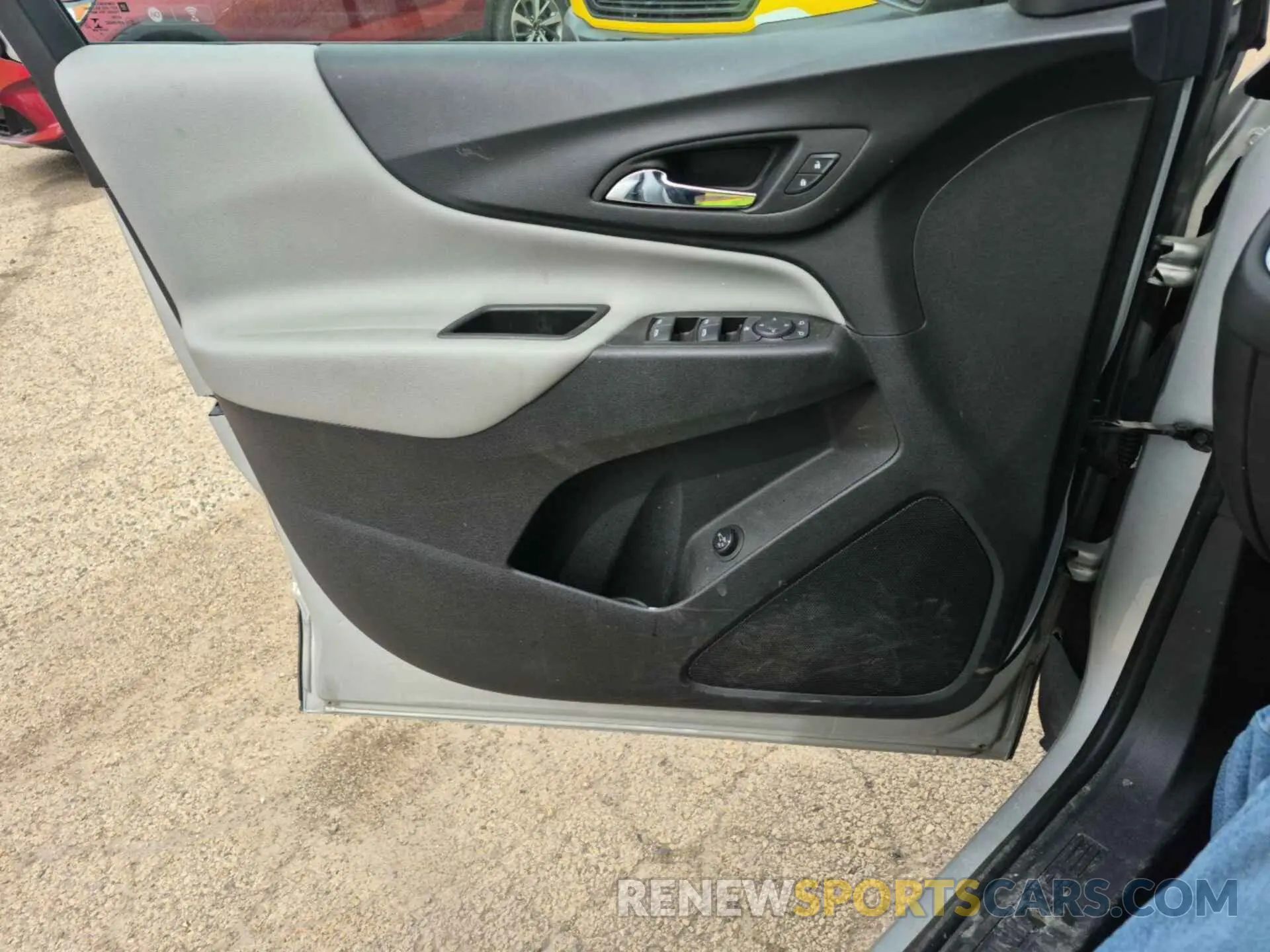 27 Photograph of a damaged car 3GNAXJEV9NS158306 CHEVROLET EQUINOX 2022