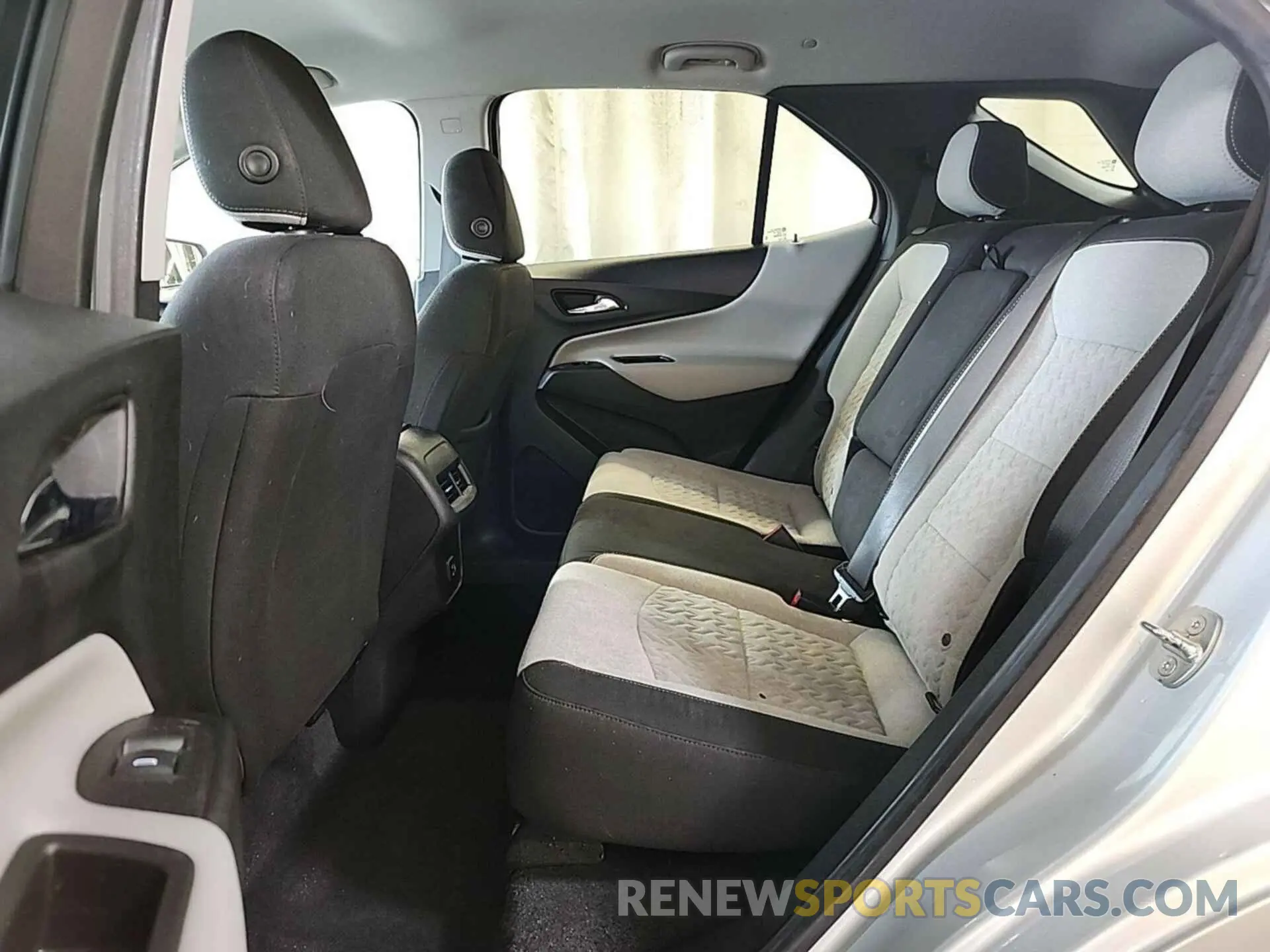 18 Photograph of a damaged car 3GNAXJEVXNL143436 CHEVROLET EQUINOX 2022