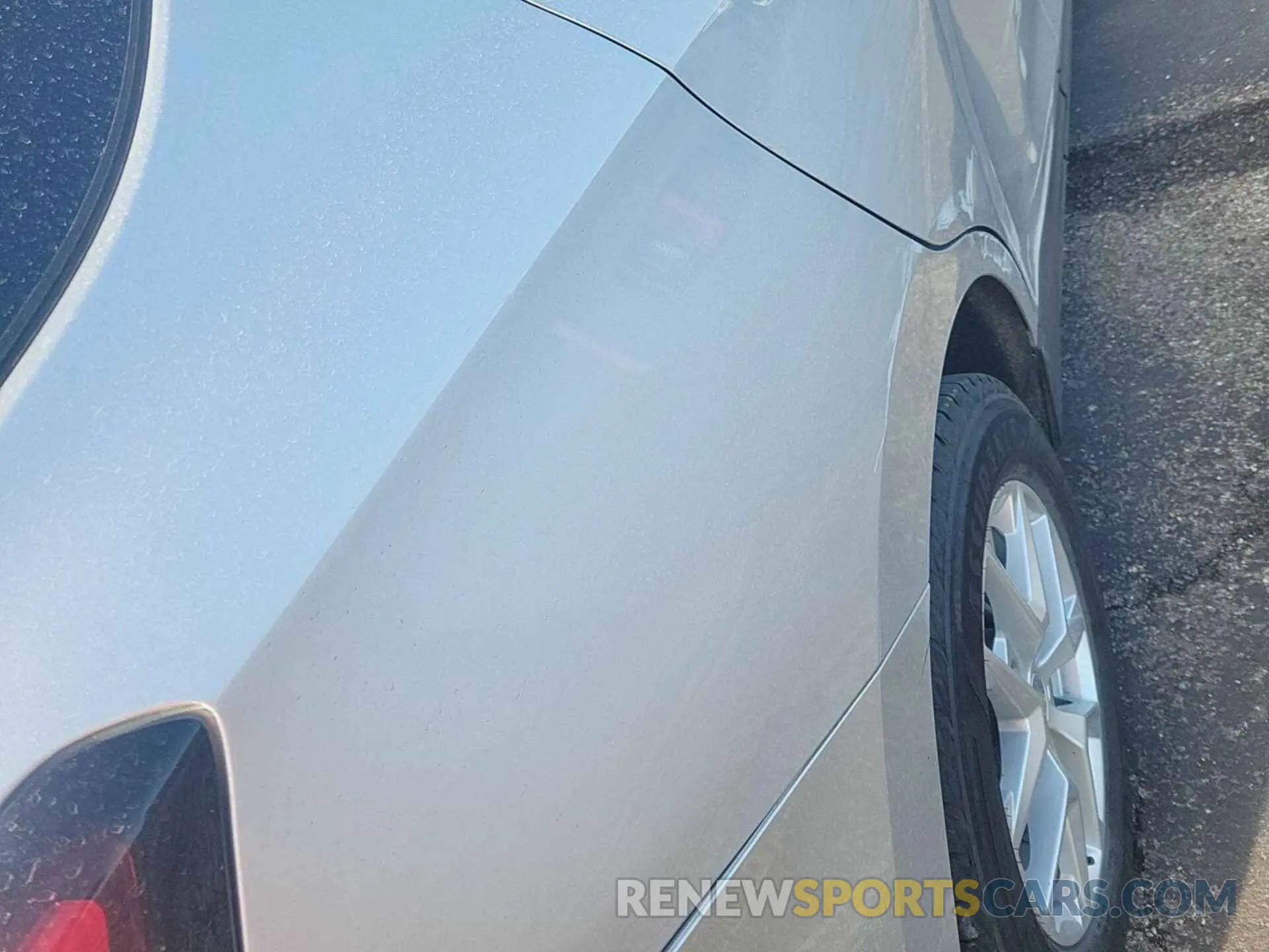 9 Photograph of a damaged car 3GNAXJEVXNL143436 CHEVROLET EQUINOX 2022