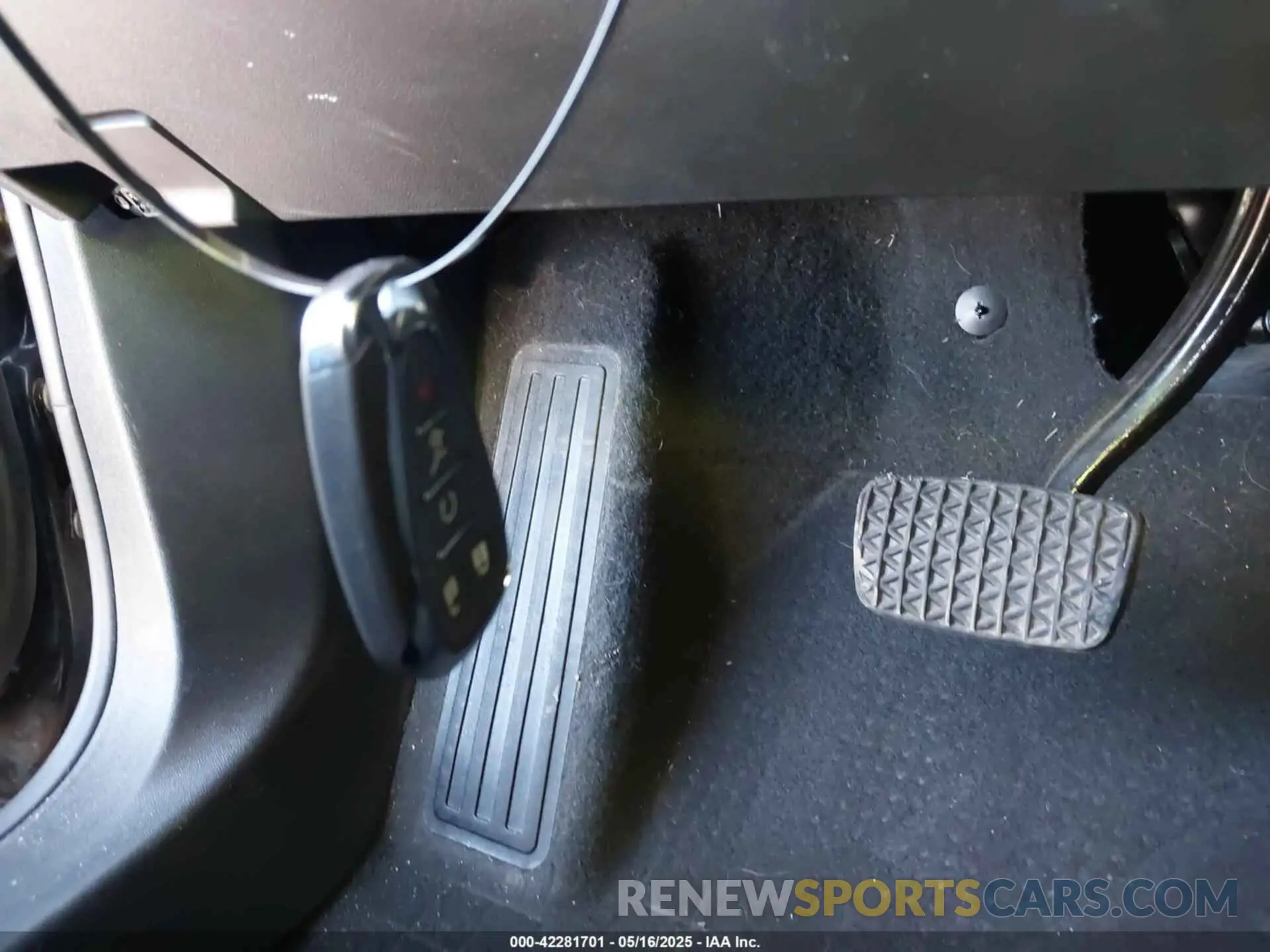 11 Photograph of a damaged car 3GNAXKEV0NL166990 CHEVROLET EQUINOX 2022