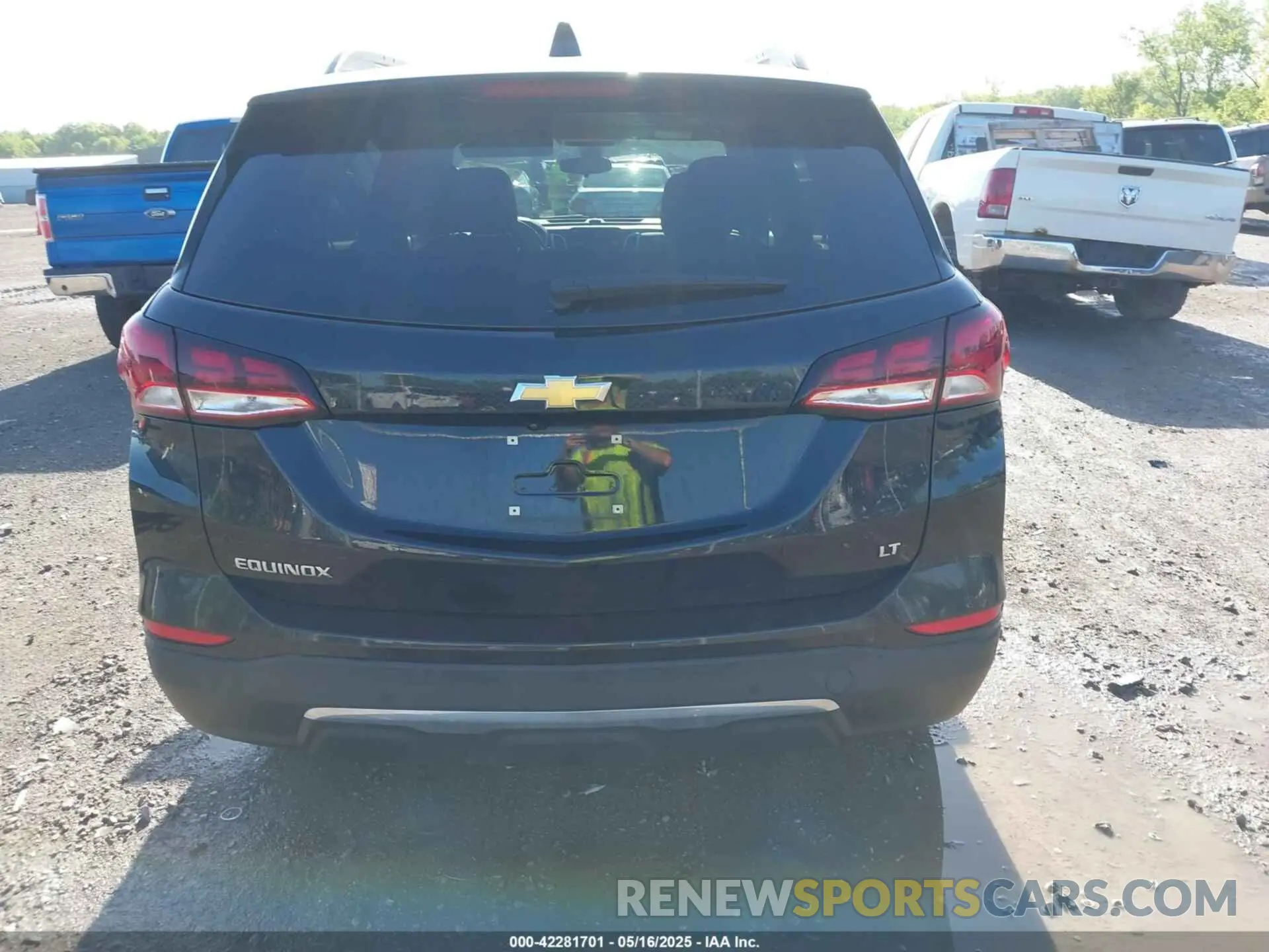 16 Photograph of a damaged car 3GNAXKEV0NL166990 CHEVROLET EQUINOX 2022