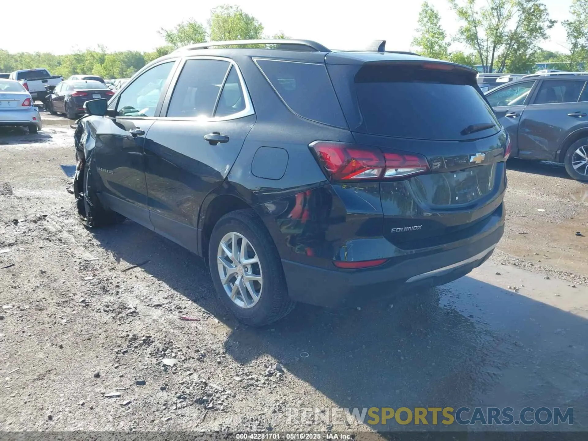 3 Photograph of a damaged car 3GNAXKEV0NL166990 CHEVROLET EQUINOX 2022