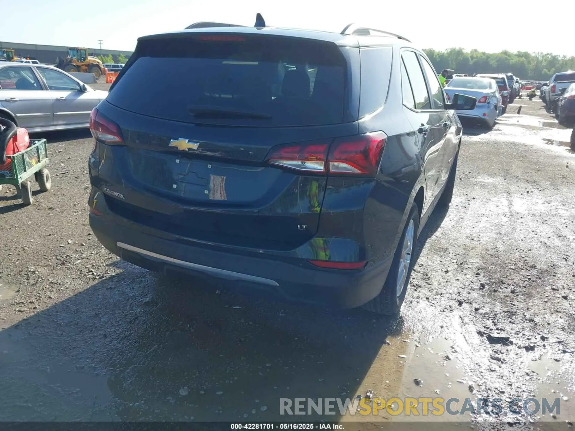 4 Photograph of a damaged car 3GNAXKEV0NL166990 CHEVROLET EQUINOX 2022