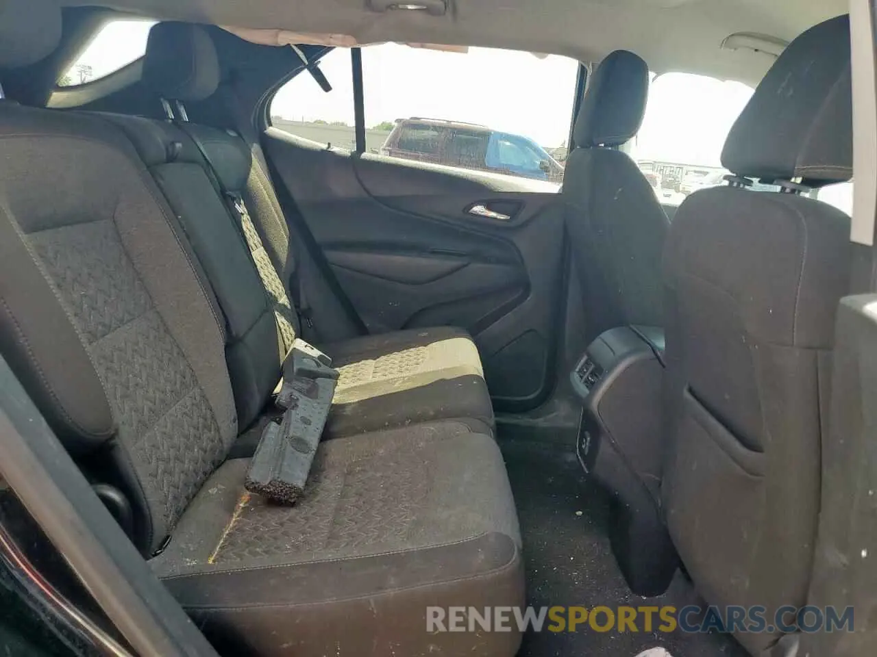 11 Photograph of a damaged car 3GNAXKEV0NL223012 CHEVROLET EQUINOX 2022