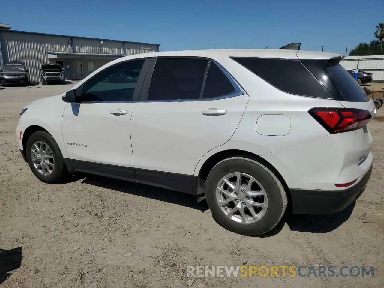 2 Photograph of a damaged car 3GNAXKEV0NL227352 CHEVROLET EQUINOX 2022