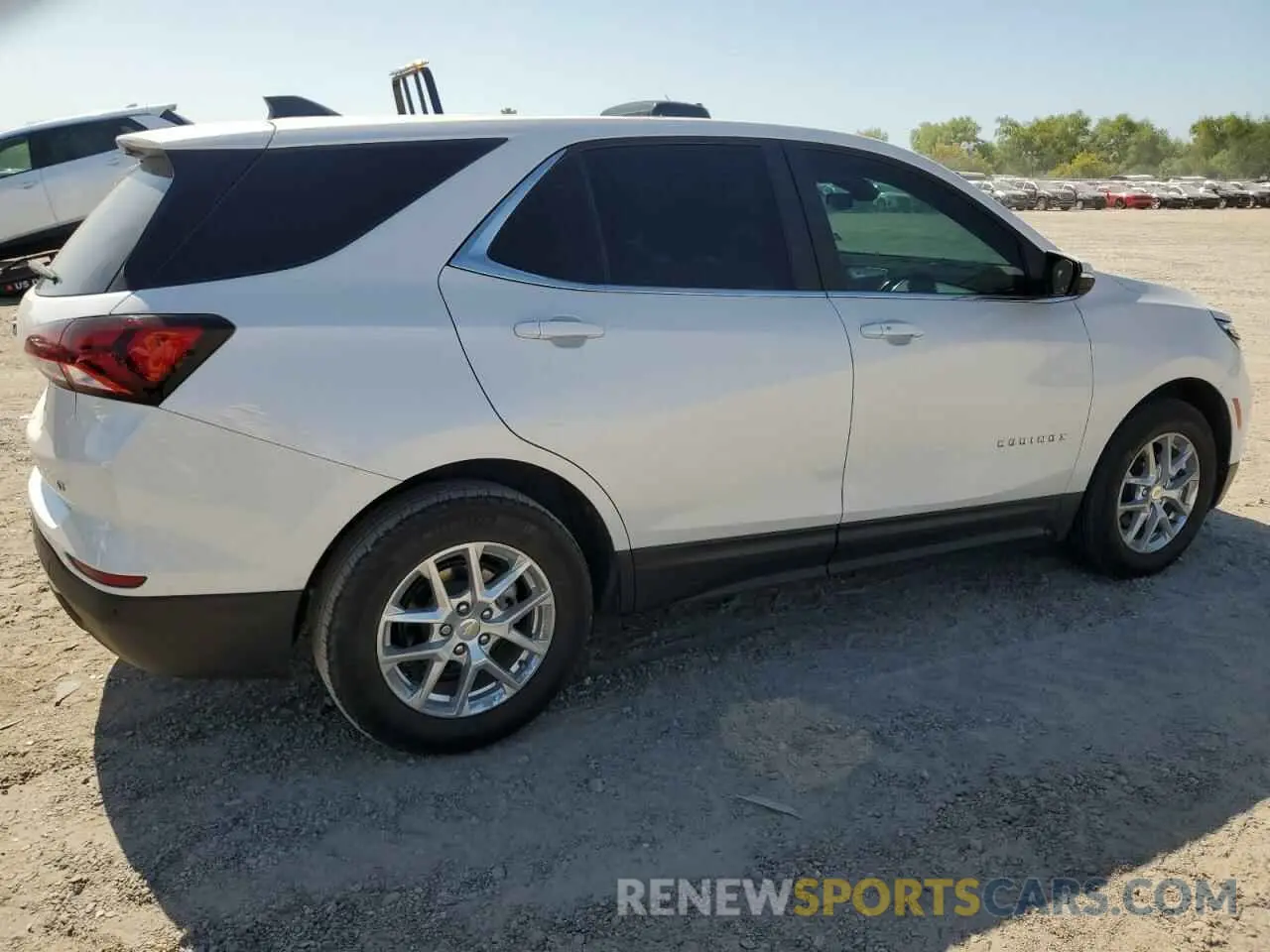 3 Photograph of a damaged car 3GNAXKEV0NL227352 CHEVROLET EQUINOX 2022