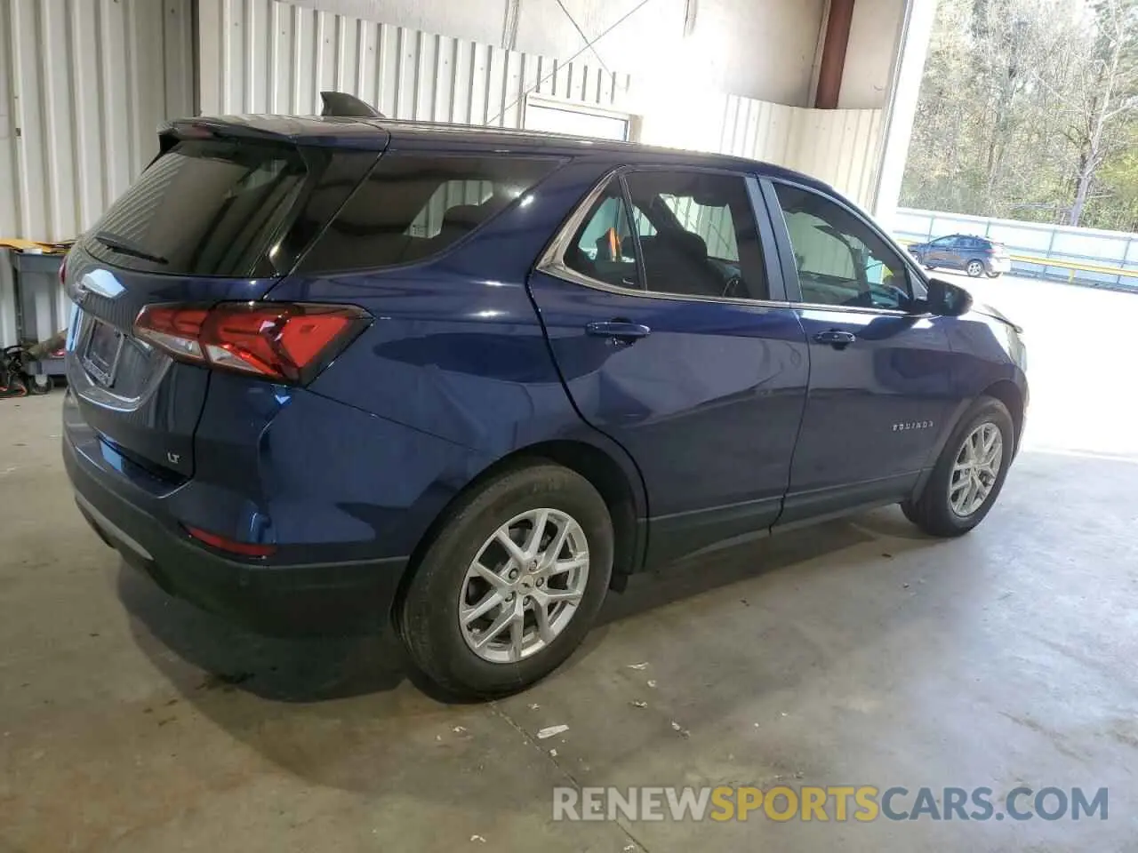 3 Photograph of a damaged car 3GNAXKEV0NL242935 CHEVROLET EQUINOX 2022