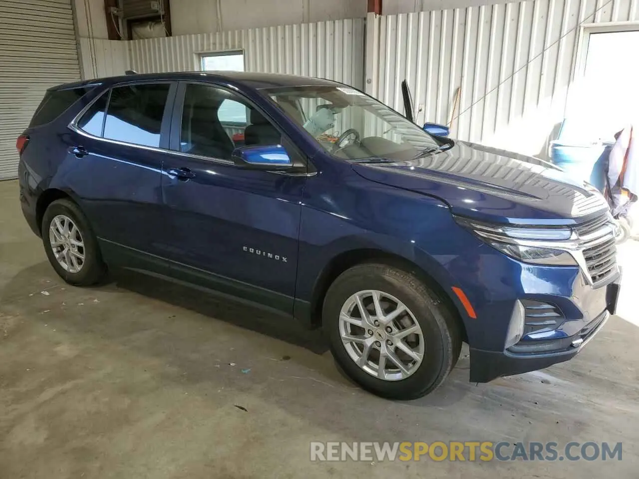4 Photograph of a damaged car 3GNAXKEV0NL242935 CHEVROLET EQUINOX 2022