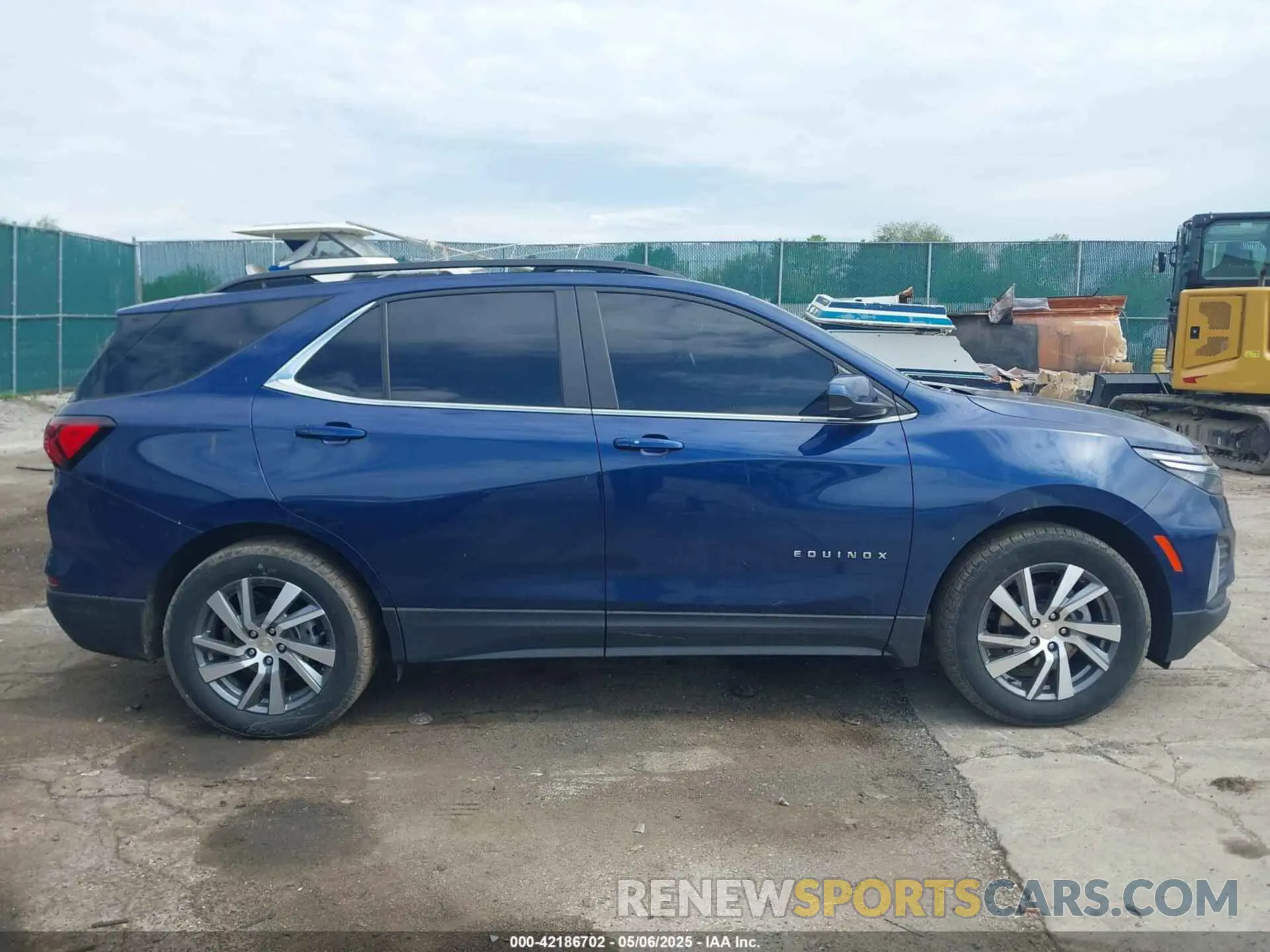13 Photograph of a damaged car 3GNAXKEV0NL272405 CHEVROLET EQUINOX 2022