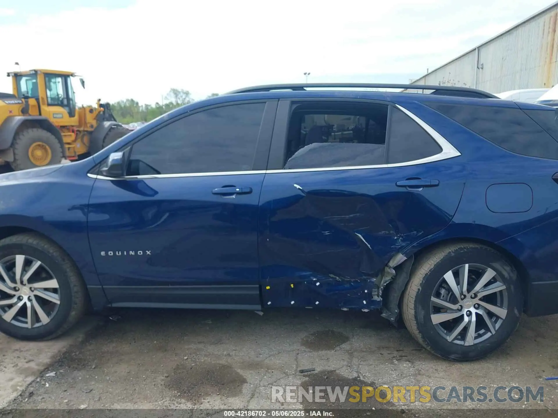 14 Photograph of a damaged car 3GNAXKEV0NL272405 CHEVROLET EQUINOX 2022