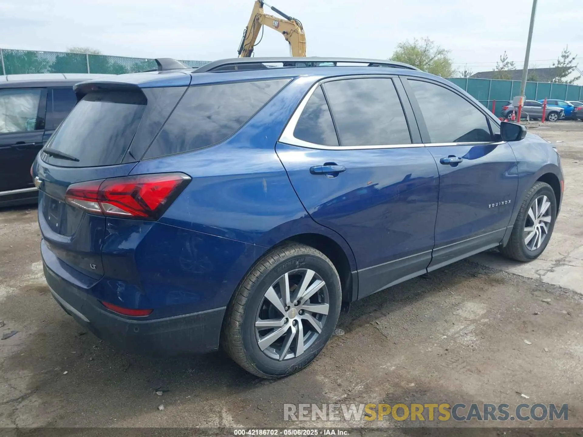 4 Photograph of a damaged car 3GNAXKEV0NL272405 CHEVROLET EQUINOX 2022