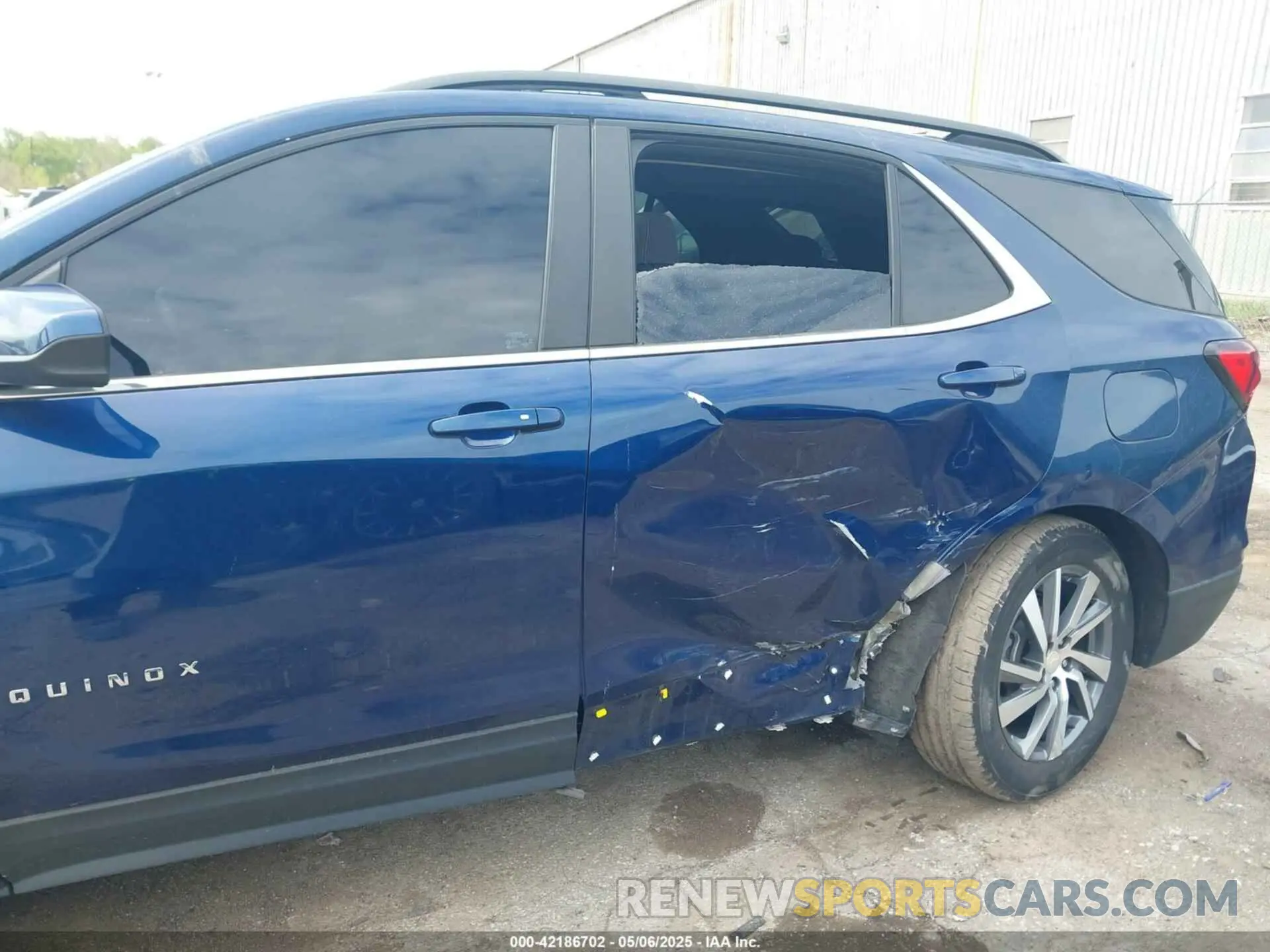 6 Photograph of a damaged car 3GNAXKEV0NL272405 CHEVROLET EQUINOX 2022