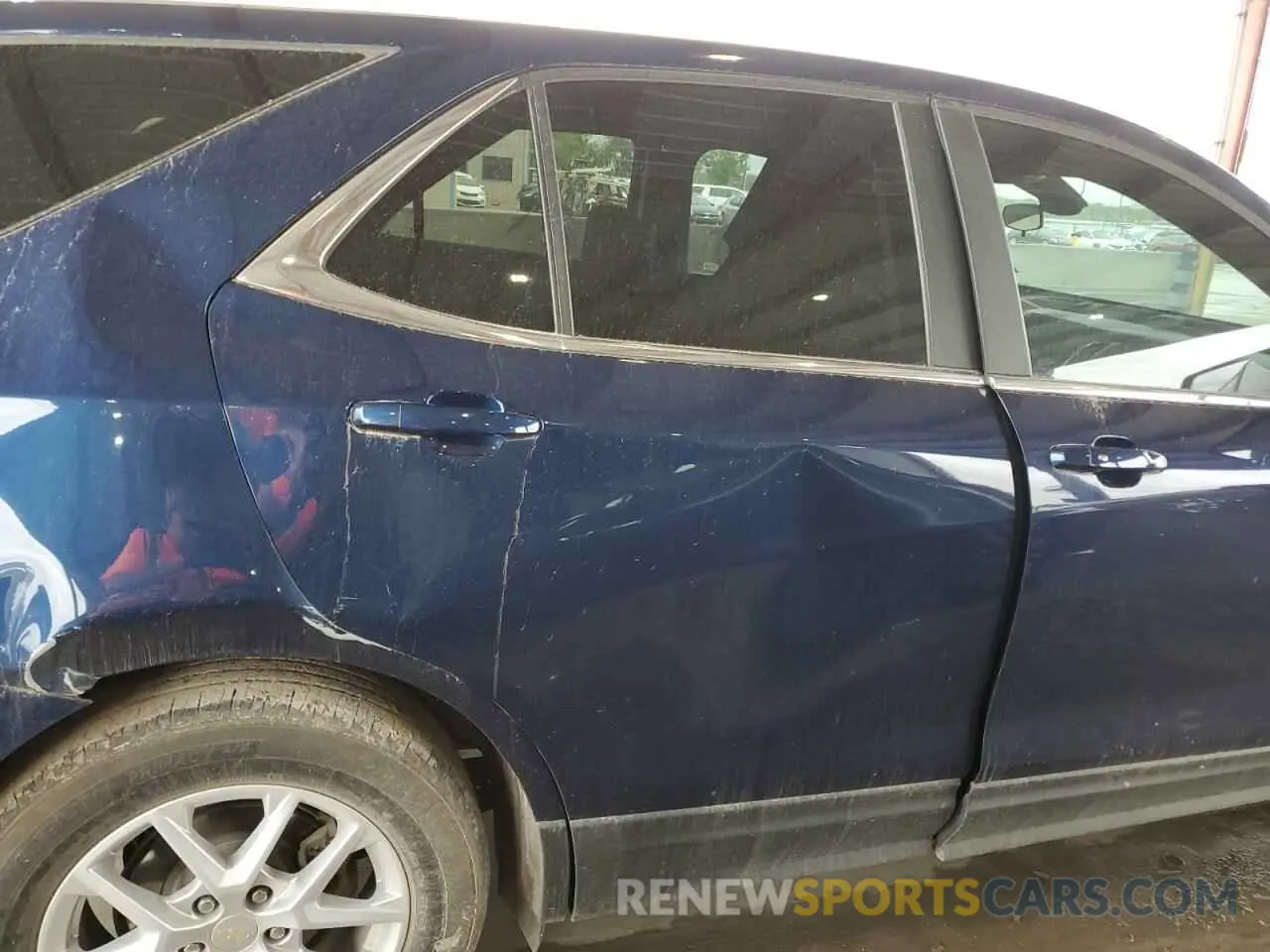 11 Photograph of a damaged car 3GNAXKEV0NL295330 CHEVROLET EQUINOX 2022