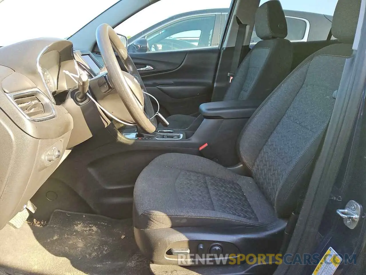 7 Photograph of a damaged car 3GNAXKEV0NL295330 CHEVROLET EQUINOX 2022