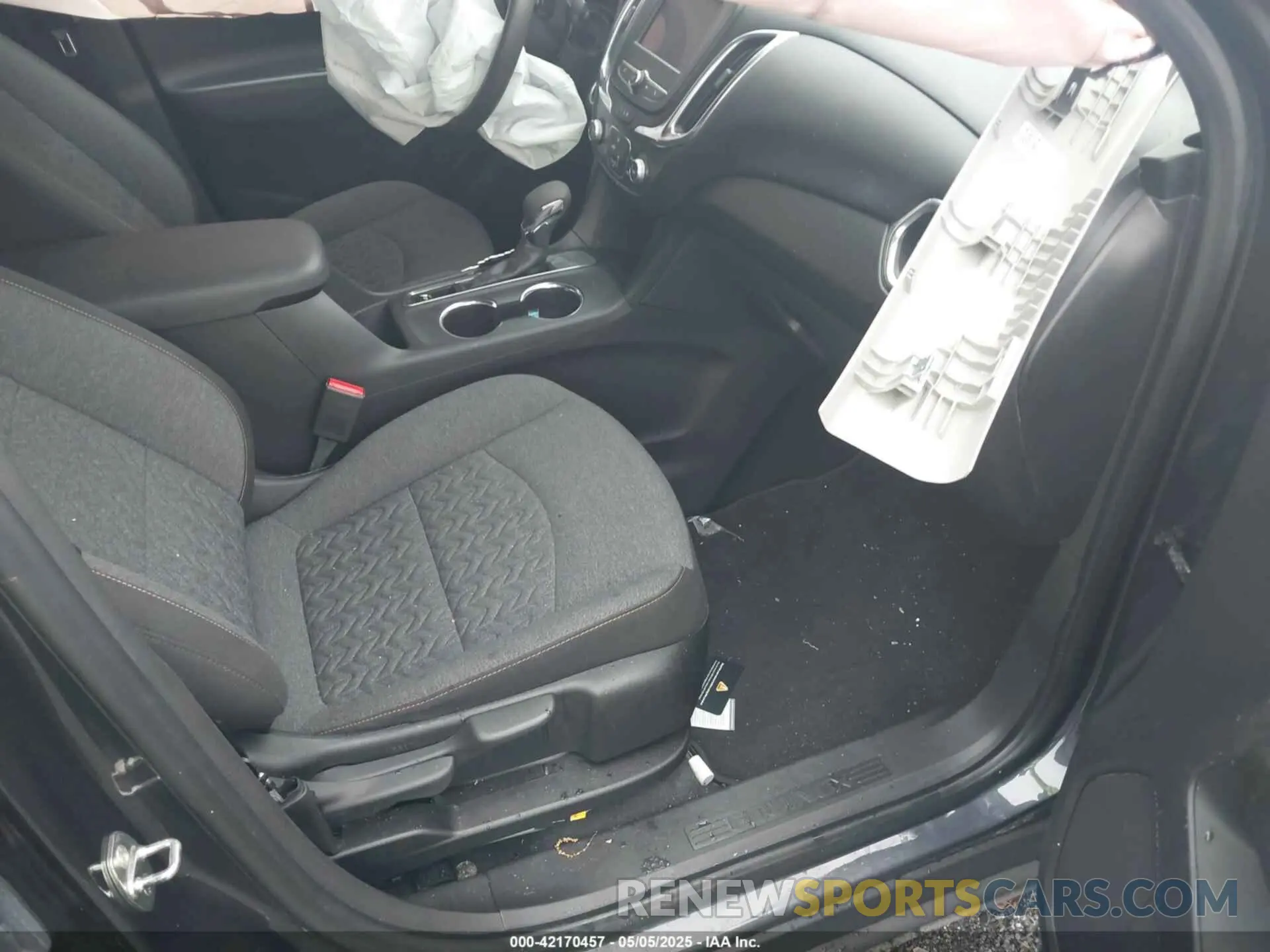 5 Photograph of a damaged car 3GNAXKEV0NS100297 CHEVROLET EQUINOX 2022