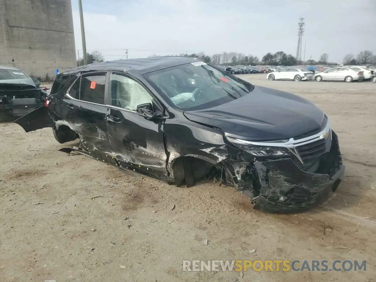 4 Photograph of a damaged car 3GNAXKEV1NL115238 CHEVROLET EQUINOX 2022