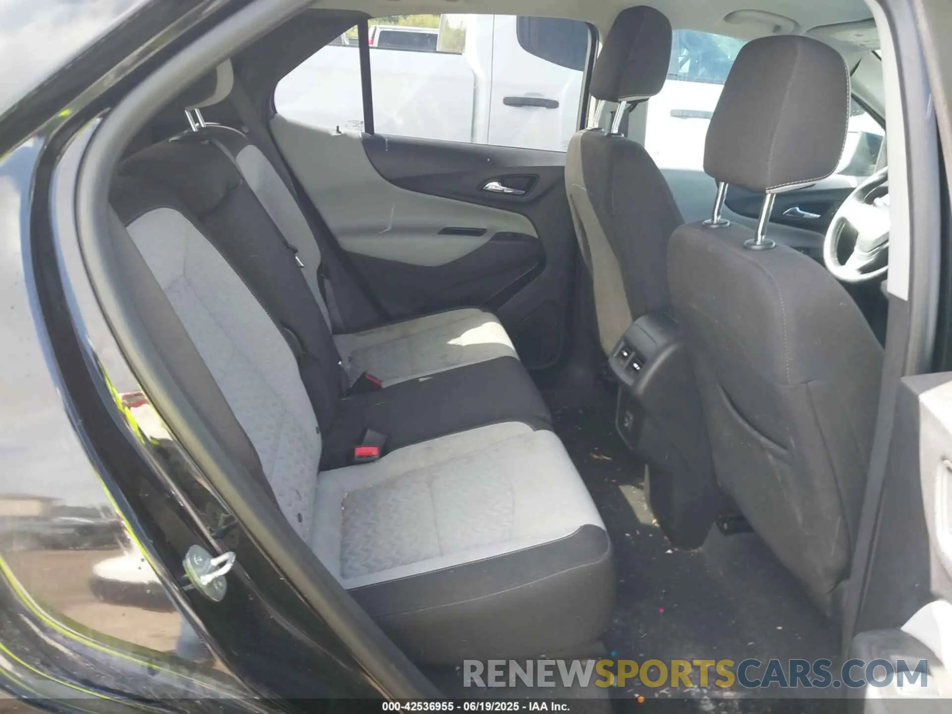 8 Photograph of a damaged car 3GNAXKEV1NL123095 CHEVROLET EQUINOX 2022