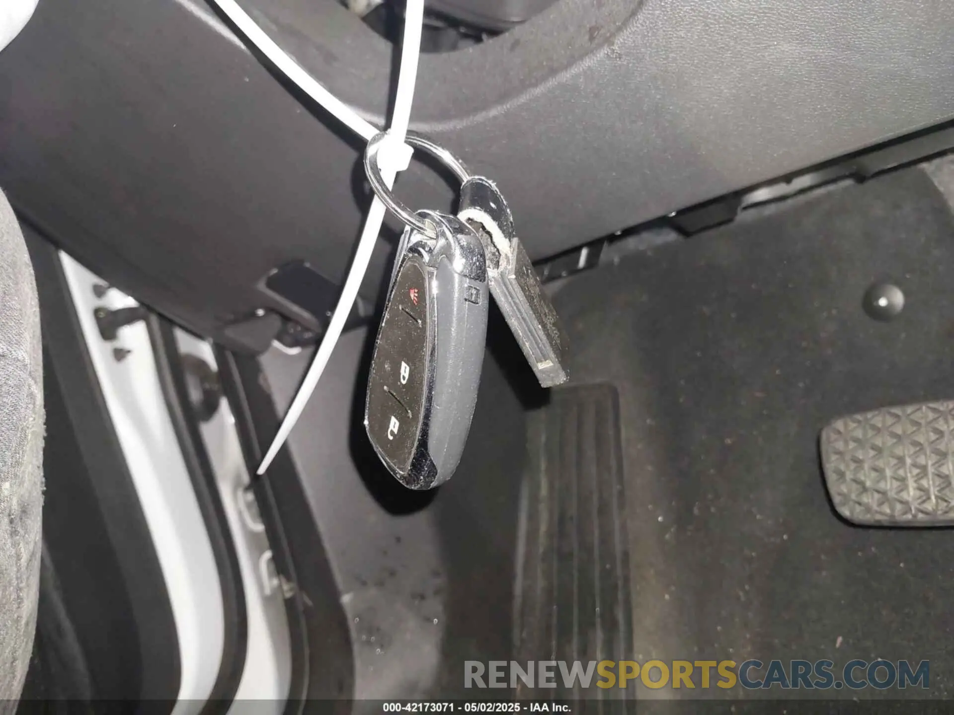 11 Photograph of a damaged car 3GNAXKEV1NL201617 CHEVROLET EQUINOX 2022