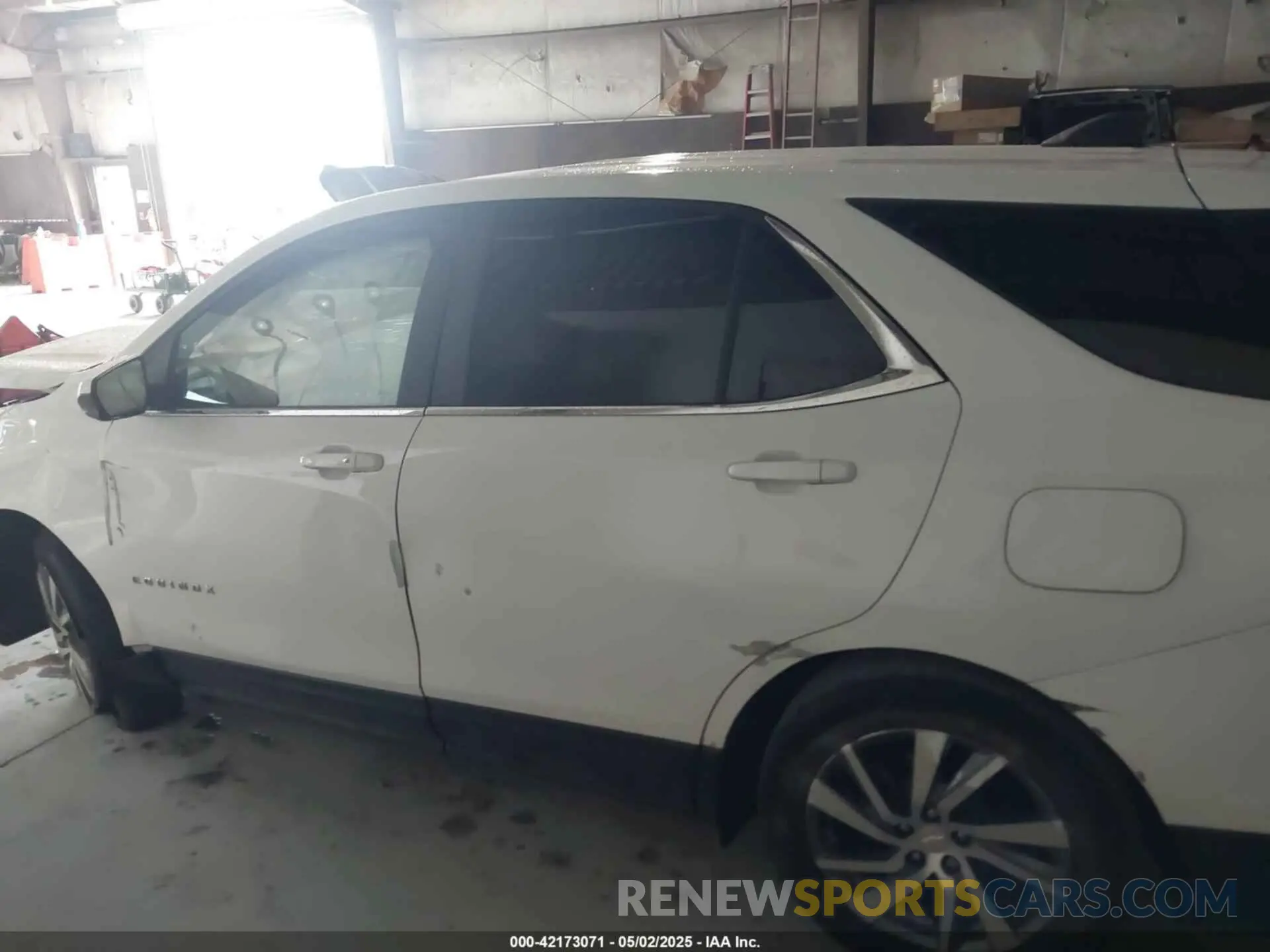 14 Photograph of a damaged car 3GNAXKEV1NL201617 CHEVROLET EQUINOX 2022