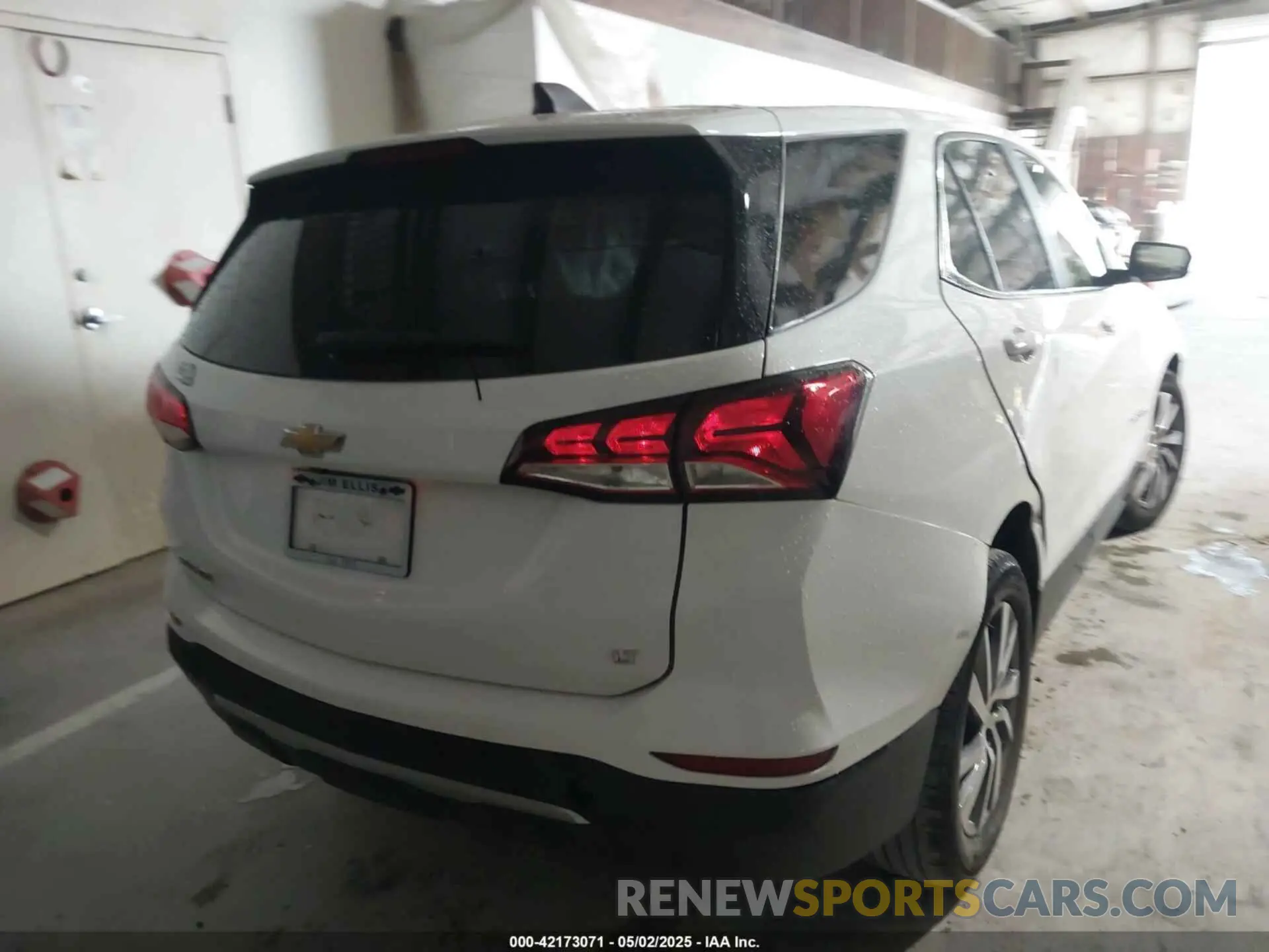 4 Photograph of a damaged car 3GNAXKEV1NL201617 CHEVROLET EQUINOX 2022
