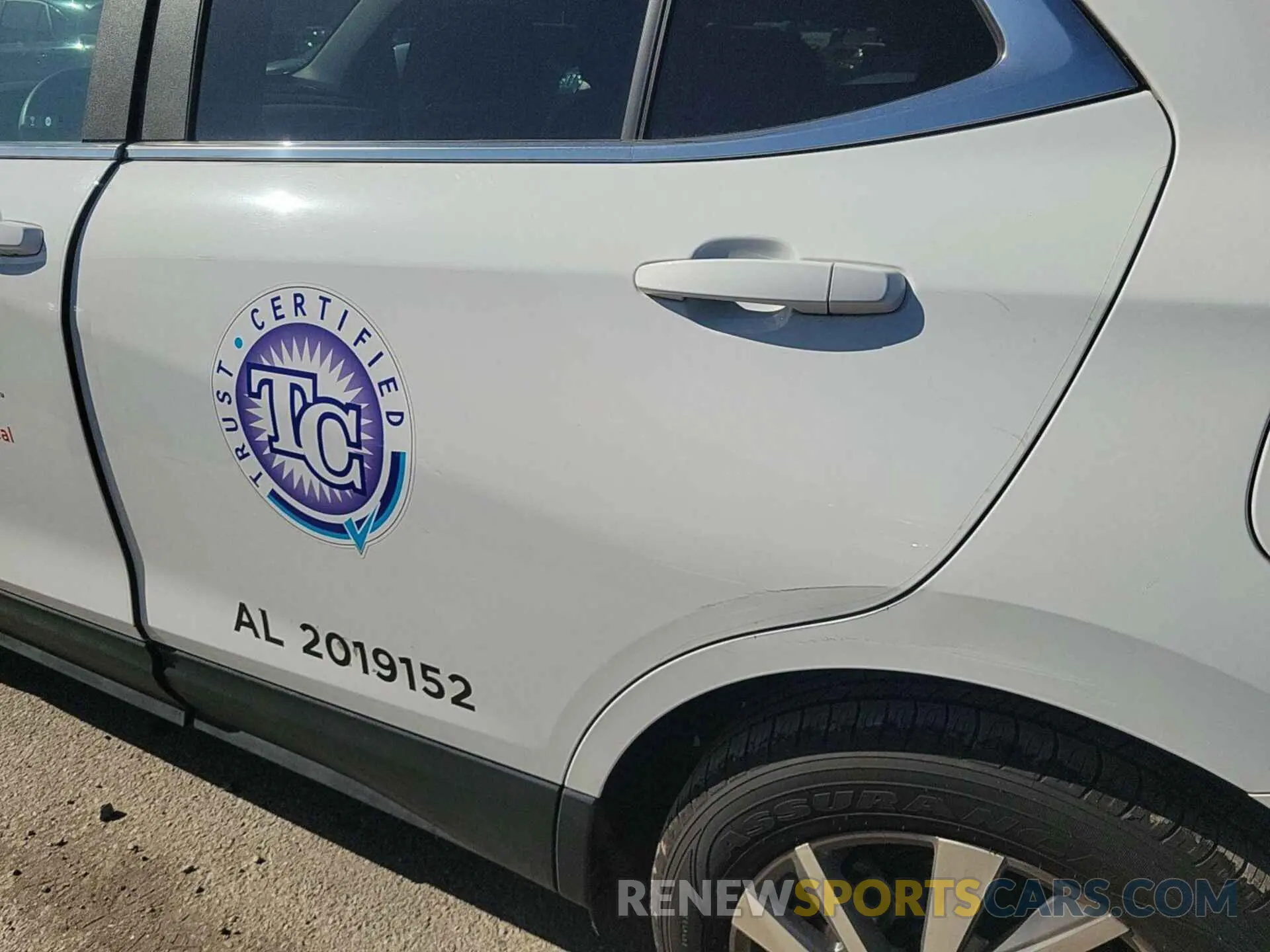 8 Photograph of a damaged car 3GNAXKEV1NL229773 CHEVROLET EQUINOX 2022
