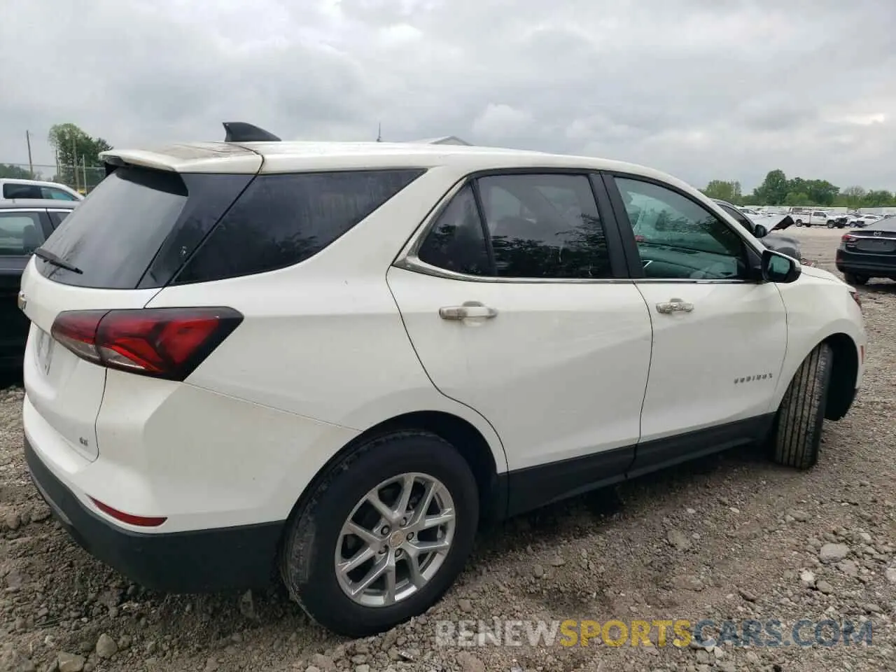 3 Photograph of a damaged car 3GNAXKEV1NL233726 CHEVROLET EQUINOX 2022