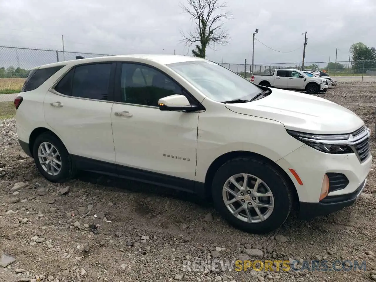 4 Photograph of a damaged car 3GNAXKEV1NL233726 CHEVROLET EQUINOX 2022