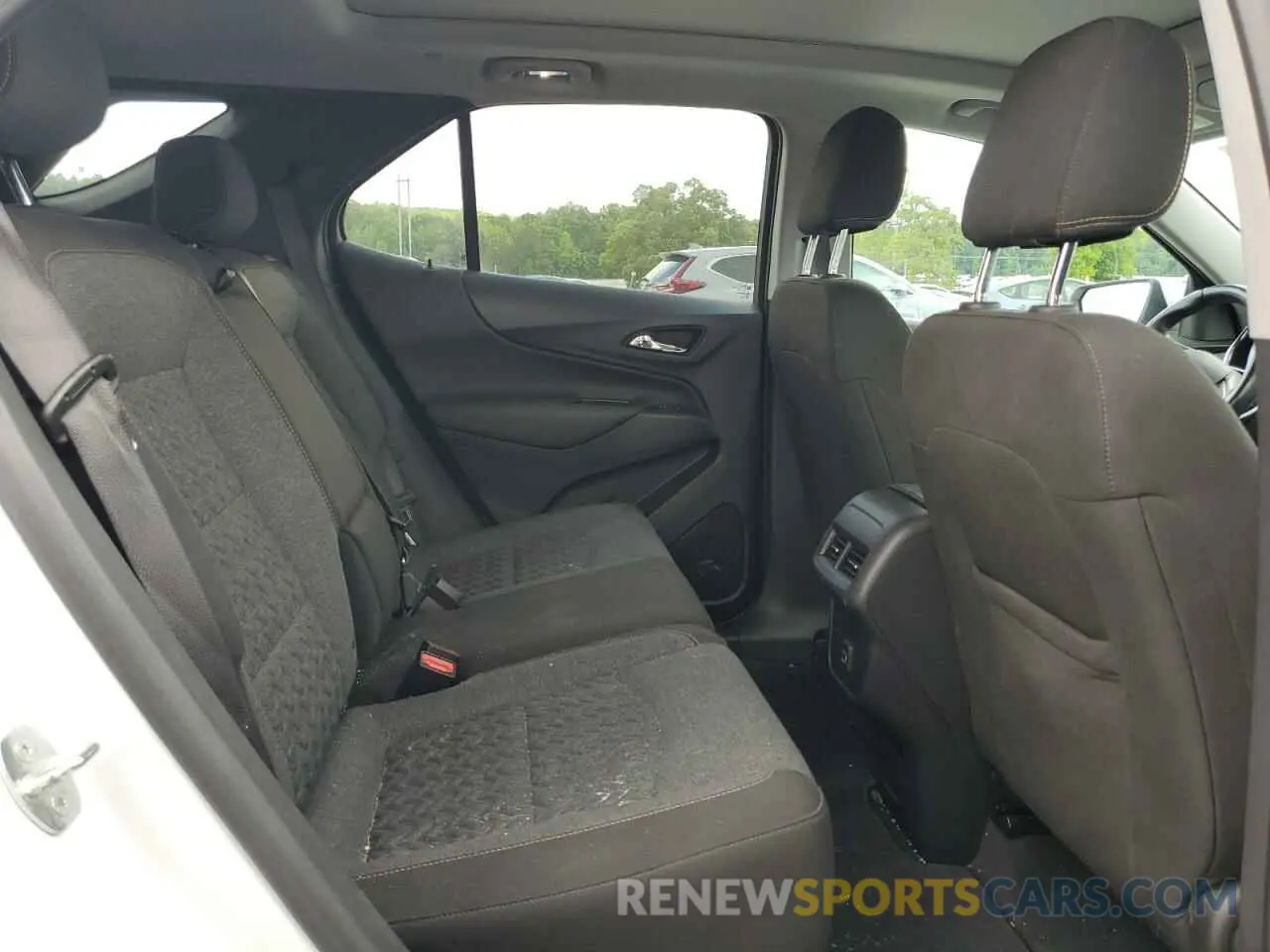 11 Photograph of a damaged car 3GNAXKEV1NL292047 CHEVROLET EQUINOX 2022