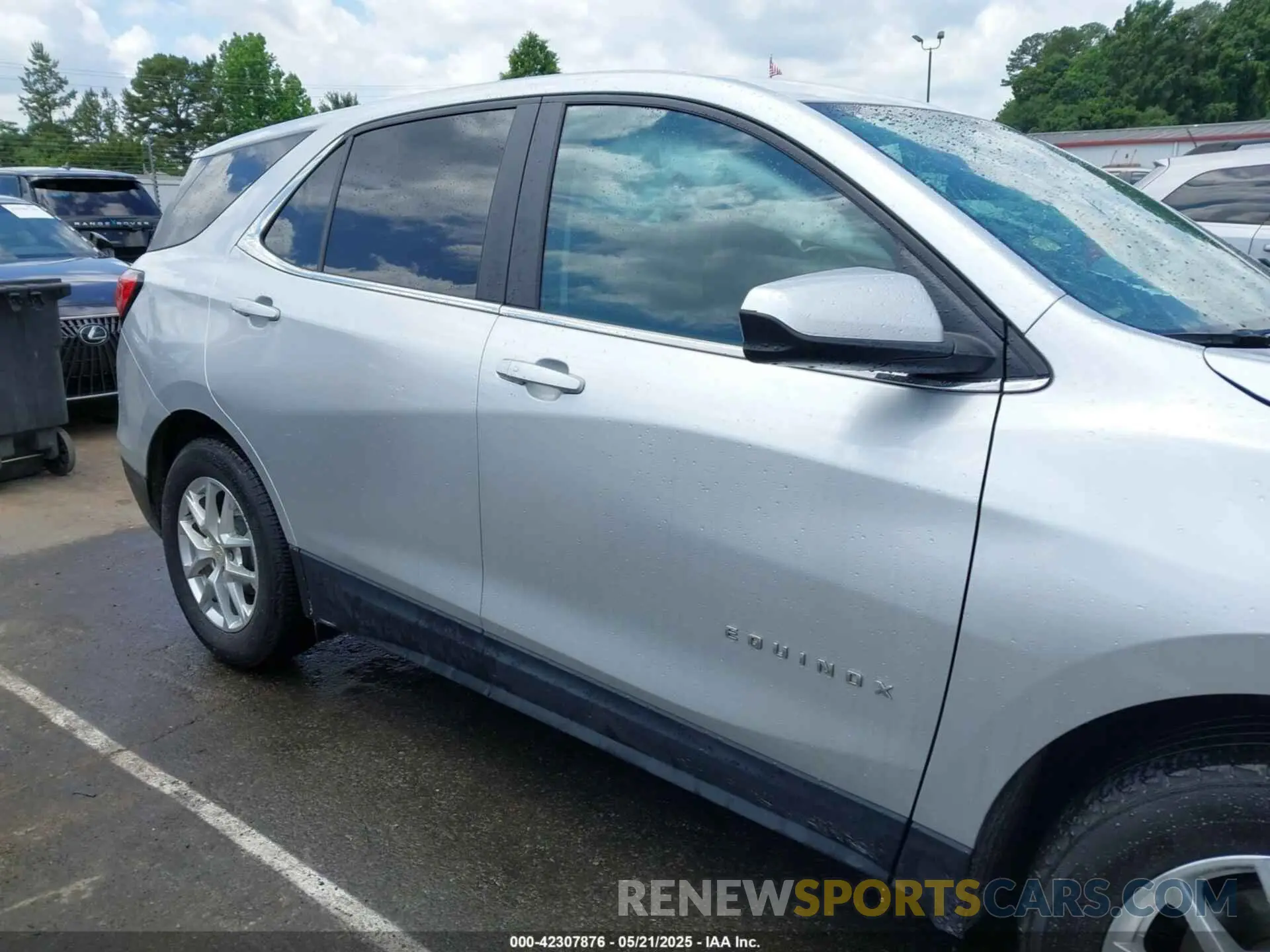 13 Photograph of a damaged car 3GNAXKEV1NS189037 CHEVROLET EQUINOX 2022