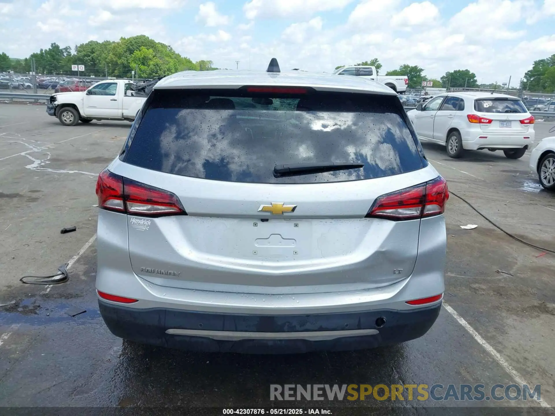 16 Photograph of a damaged car 3GNAXKEV1NS189037 CHEVROLET EQUINOX 2022