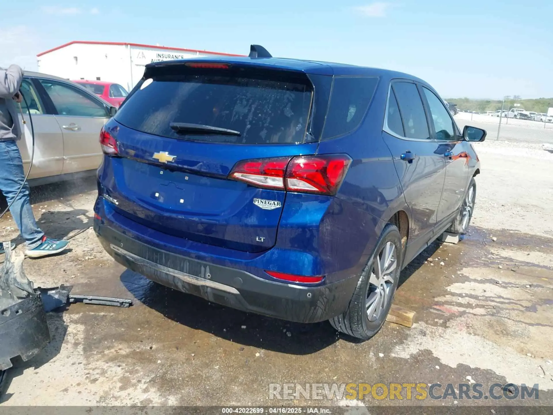 4 Photograph of a damaged car 3GNAXKEV2NL131190 CHEVROLET EQUINOX 2022