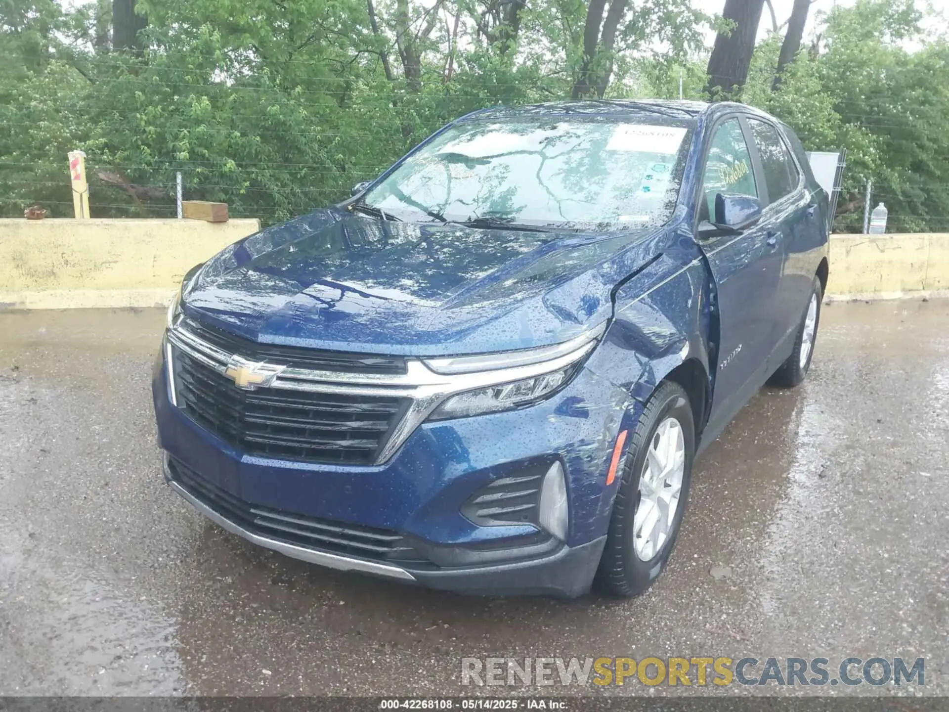 2 Photograph of a damaged car 3GNAXKEV2NL145882 CHEVROLET EQUINOX 2022