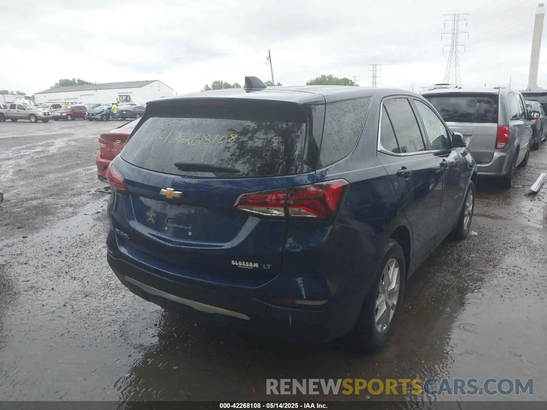 4 Photograph of a damaged car 3GNAXKEV2NL145882 CHEVROLET EQUINOX 2022