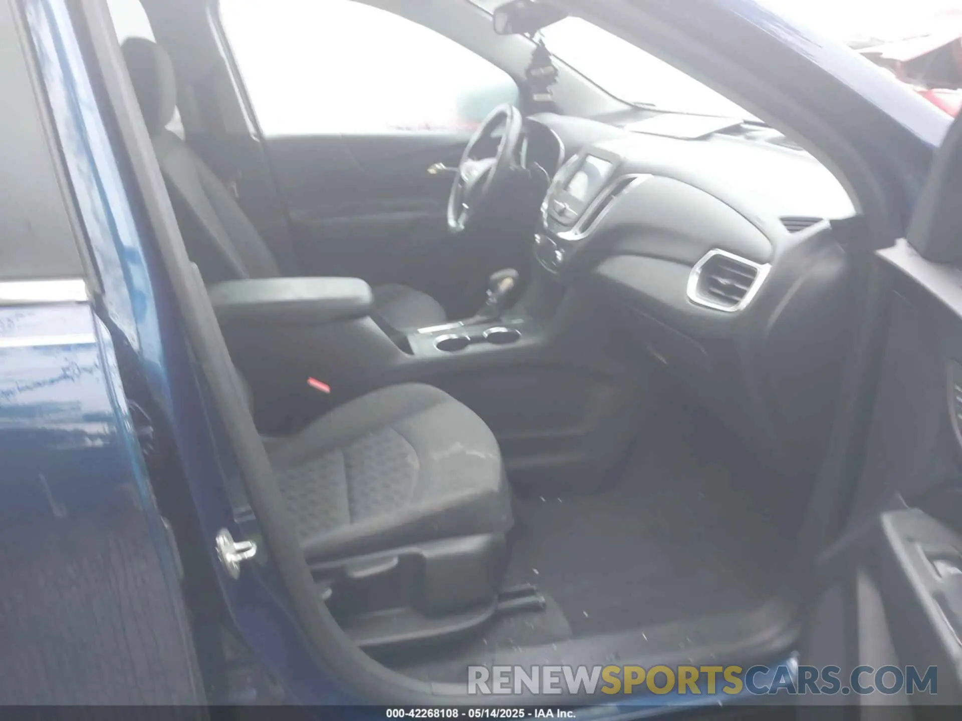 5 Photograph of a damaged car 3GNAXKEV2NL145882 CHEVROLET EQUINOX 2022