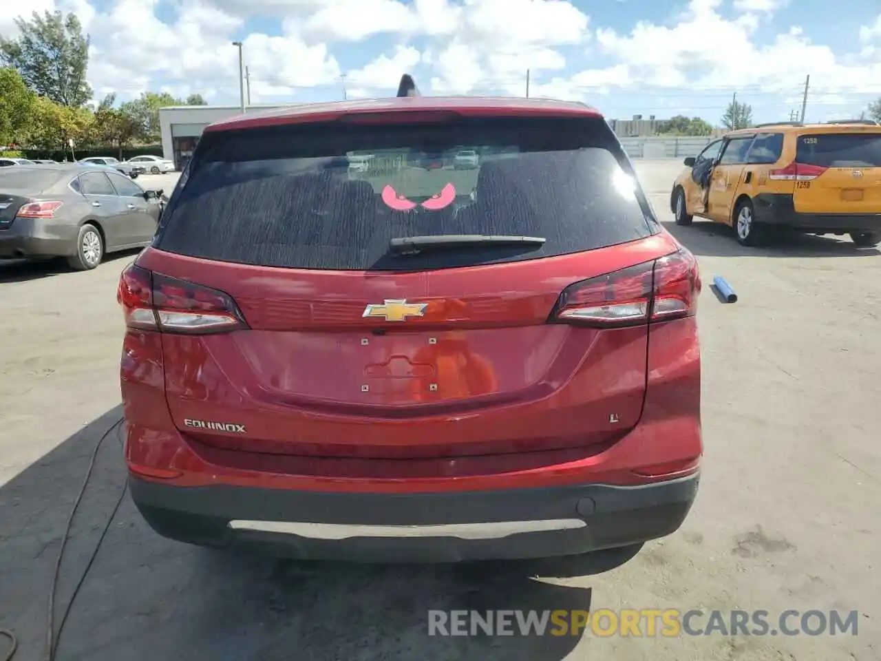 6 Photograph of a damaged car 3GNAXKEV2NL155151 CHEVROLET EQUINOX 2022