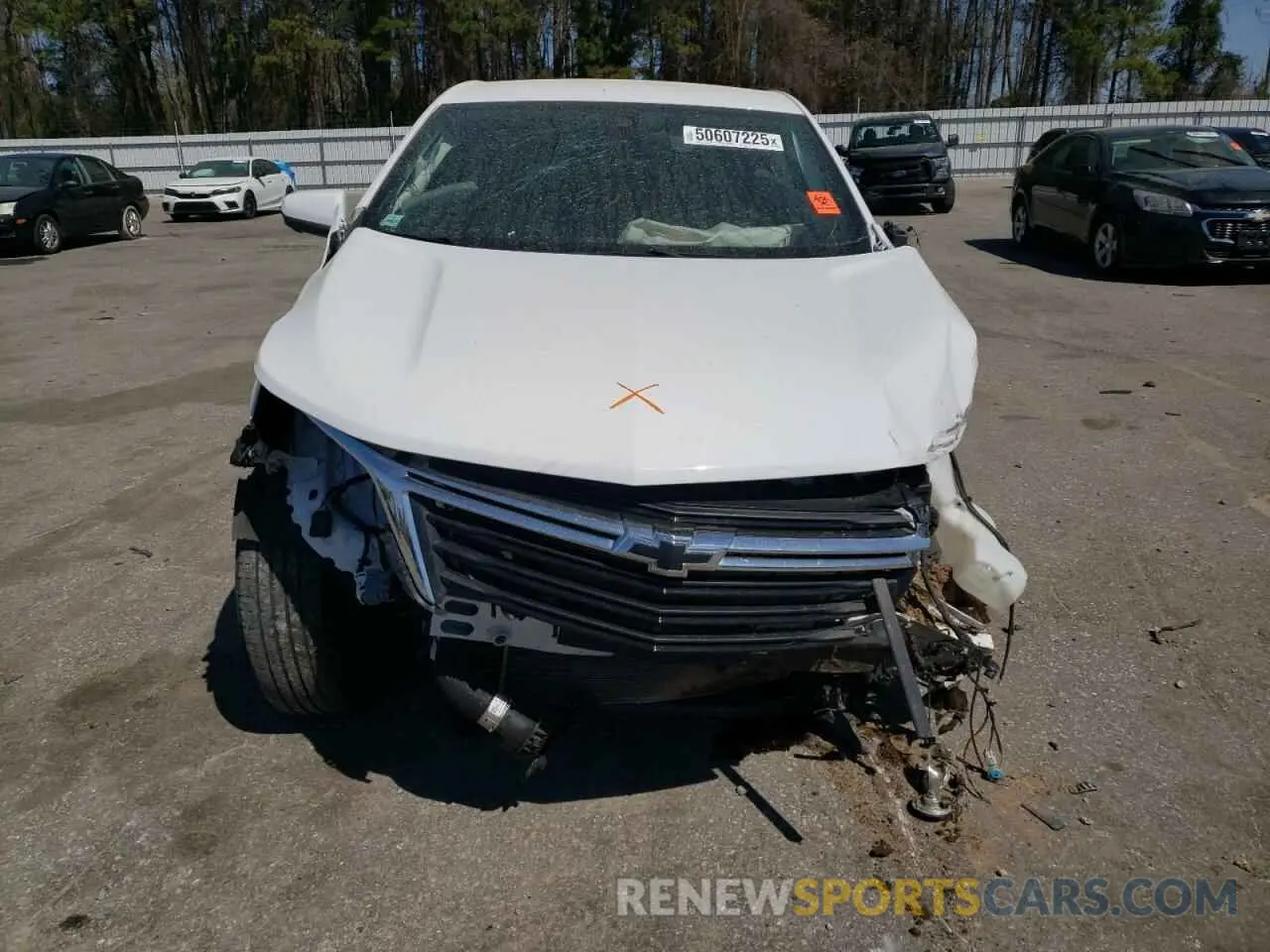 5 Photograph of a damaged car 3GNAXKEV2NL299685 CHEVROLET EQUINOX 2022