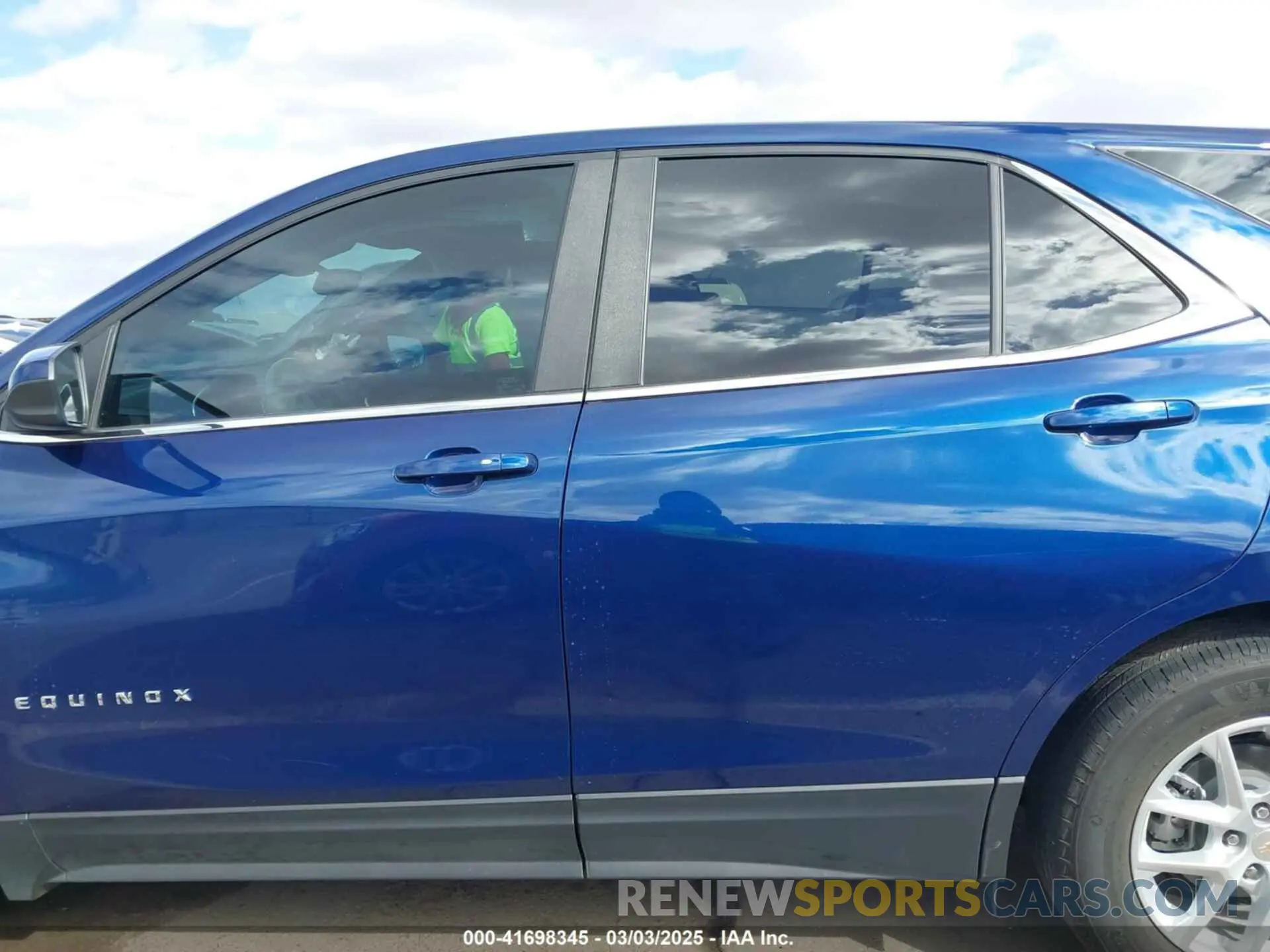 14 Photograph of a damaged car 3GNAXKEV3NL117010 CHEVROLET EQUINOX 2022