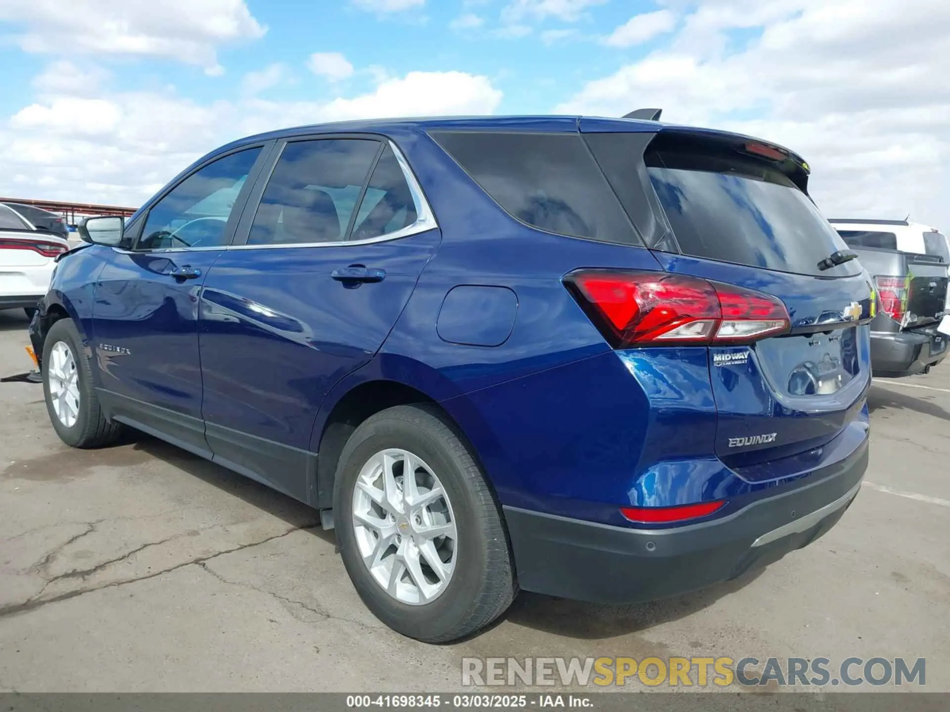3 Photograph of a damaged car 3GNAXKEV3NL117010 CHEVROLET EQUINOX 2022