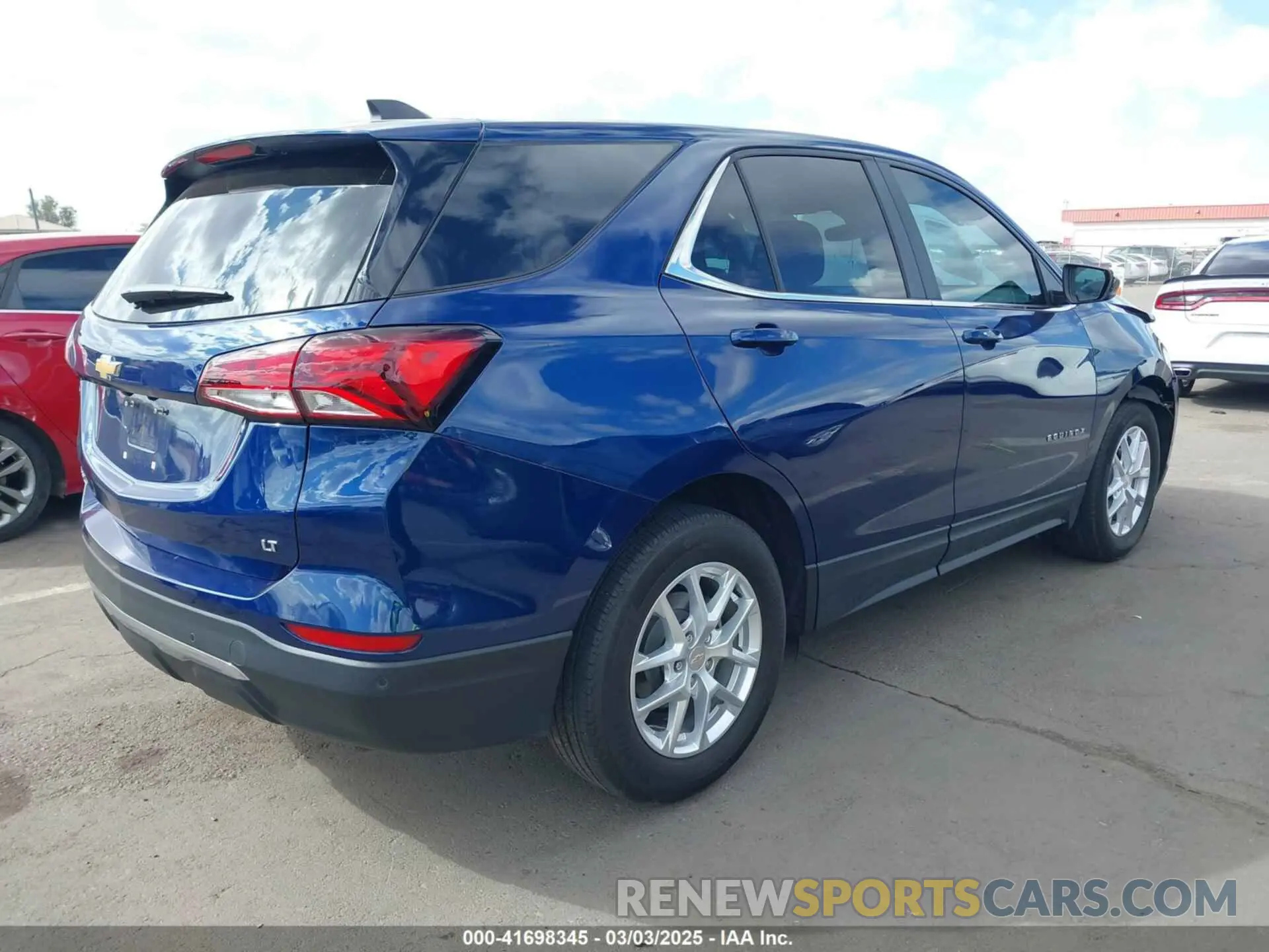 4 Photograph of a damaged car 3GNAXKEV3NL117010 CHEVROLET EQUINOX 2022
