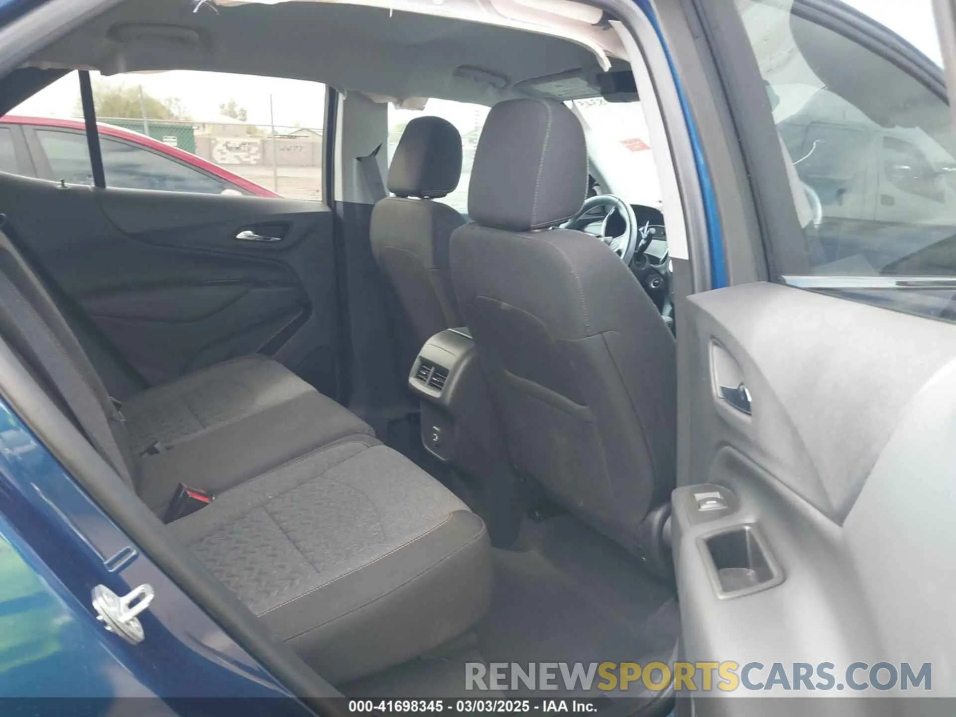 8 Photograph of a damaged car 3GNAXKEV3NL117010 CHEVROLET EQUINOX 2022