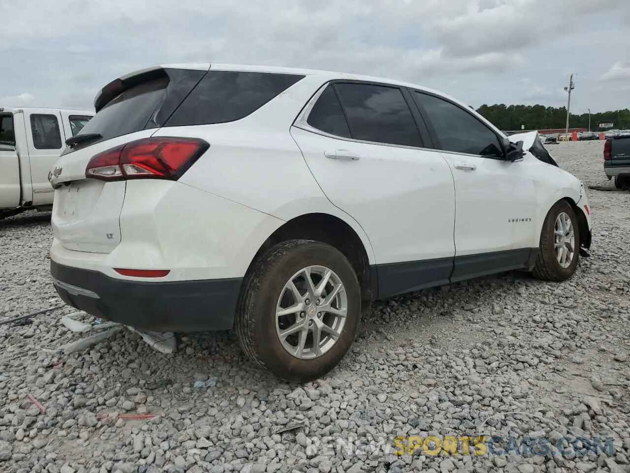 3 Photograph of a damaged car 3GNAXKEV3NL202591 CHEVROLET EQUINOX 2022
