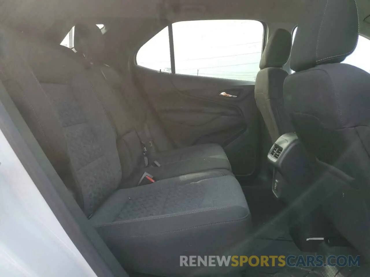 11 Photograph of a damaged car 3GNAXKEV3NL212649 CHEVROLET EQUINOX 2022