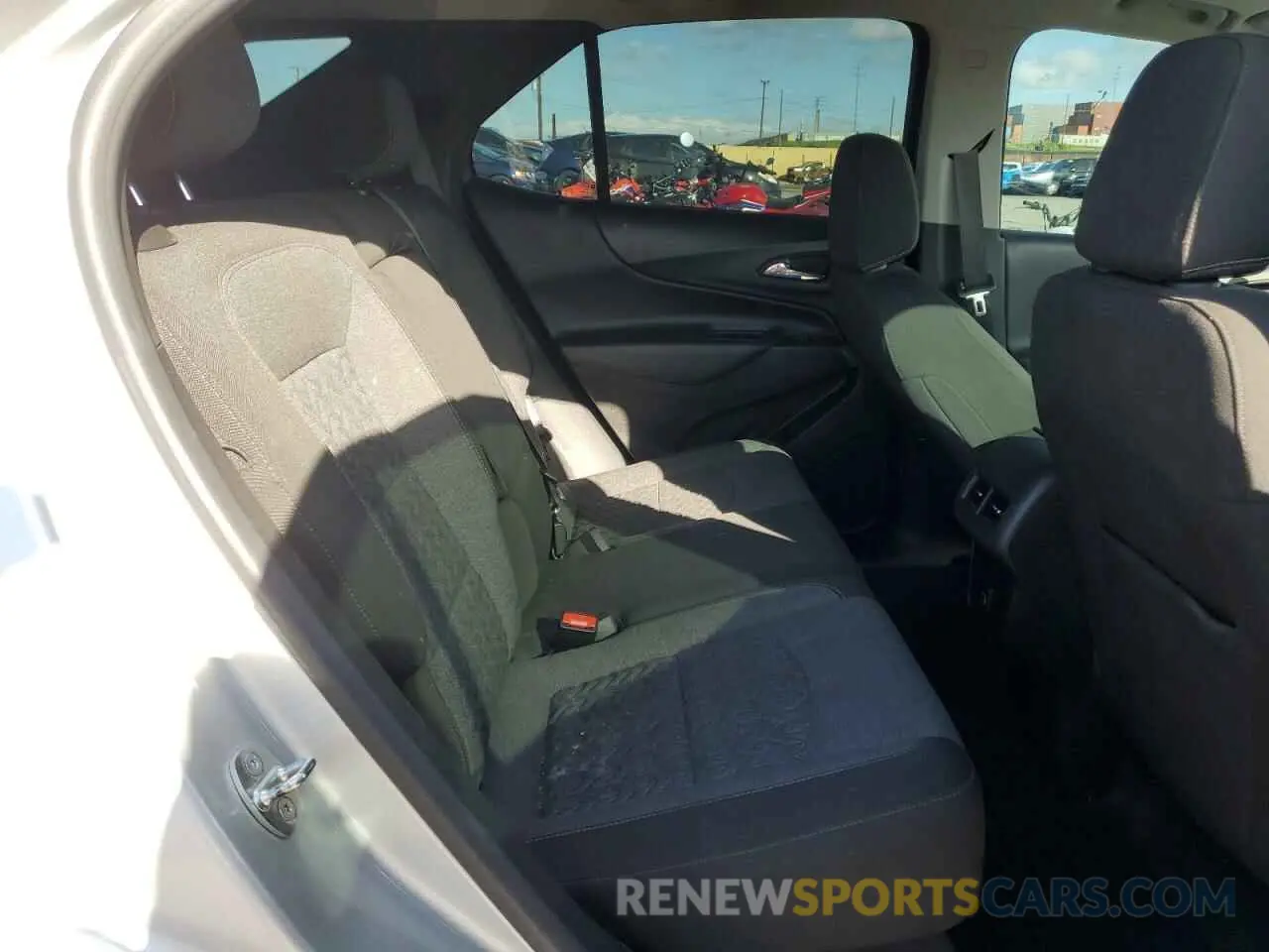 11 Photograph of a damaged car 3GNAXKEV3NL234327 CHEVROLET EQUINOX 2022
